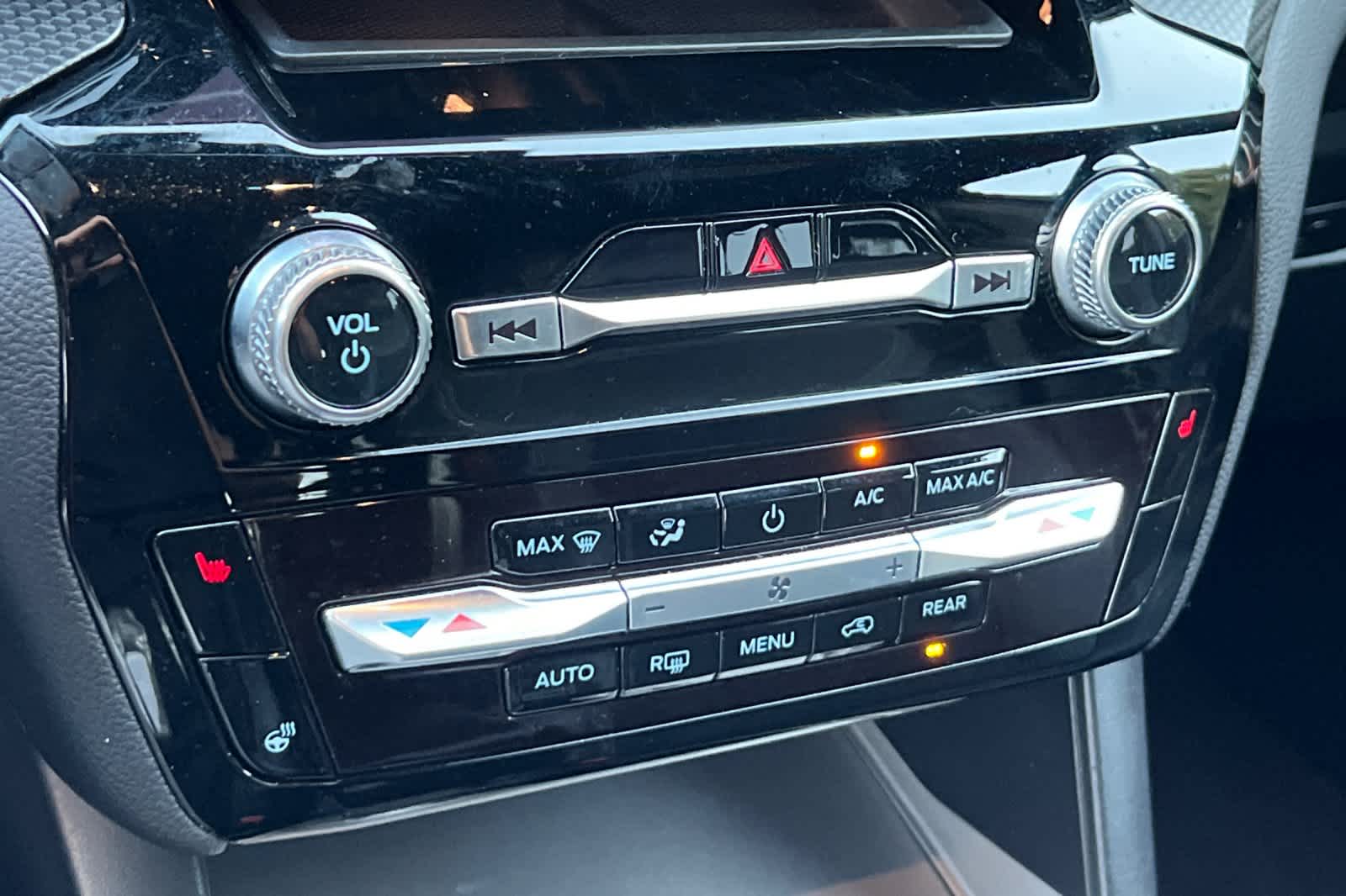 Thumbnail: 2022 Ford Explorer - 22