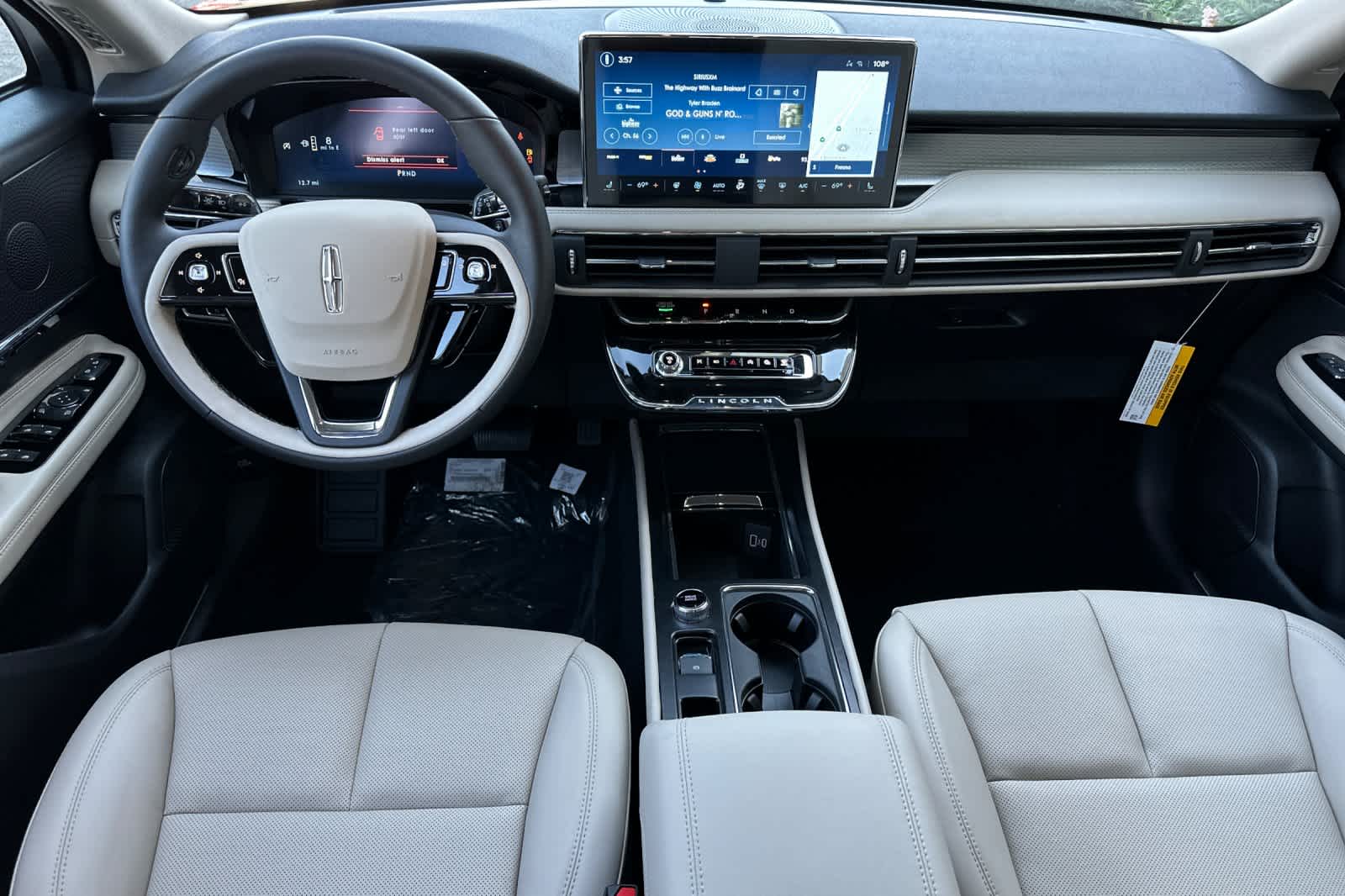 Thumbnail: 2025 Lincoln Corsair - 3