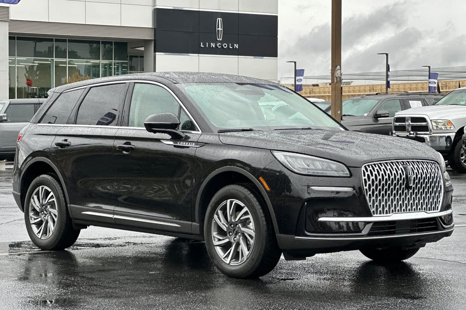 Thumbnail: 2025 Lincoln Corsair - 10