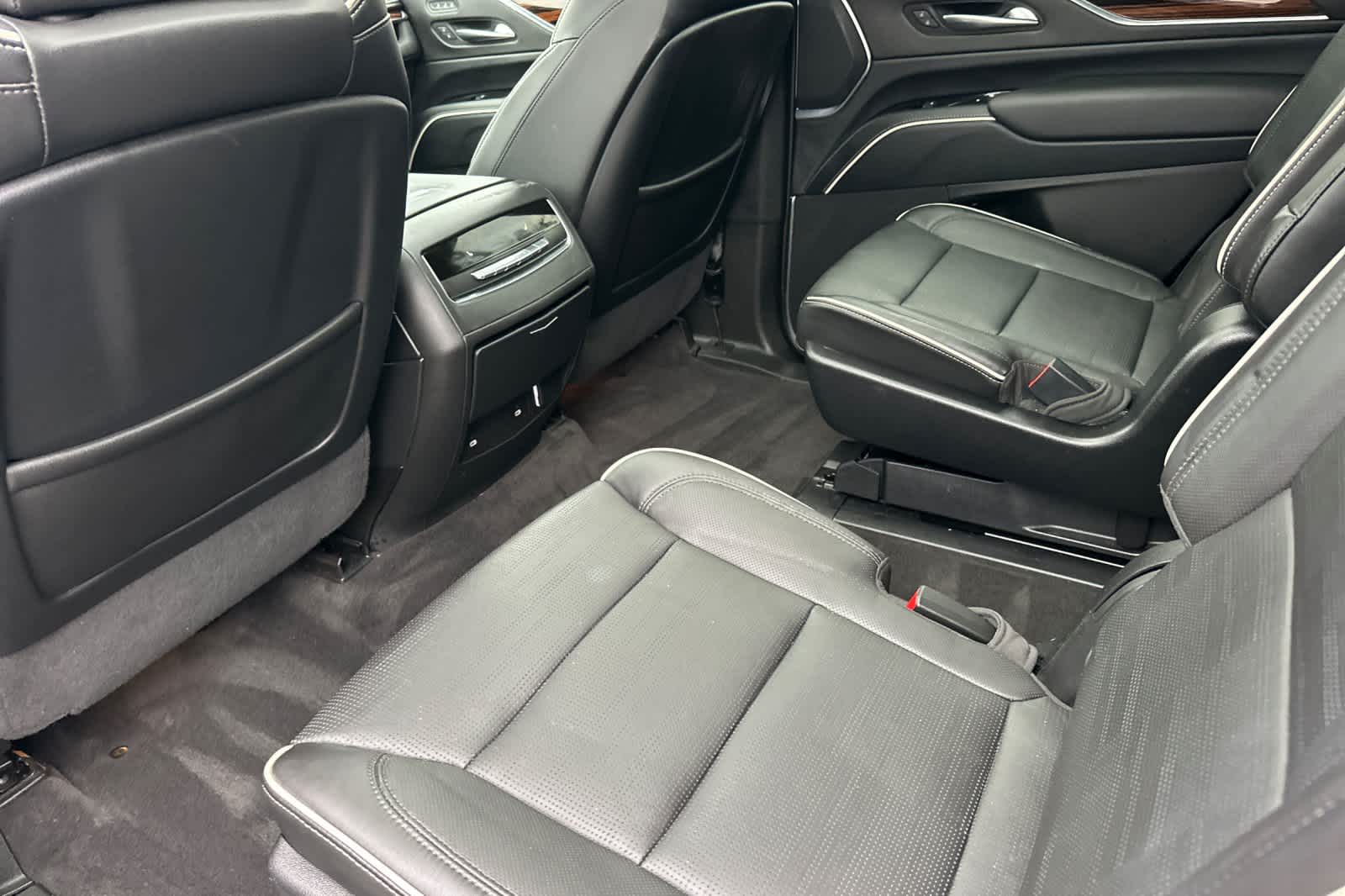 Thumbnail: 2022 Cadillac Escalade - 4