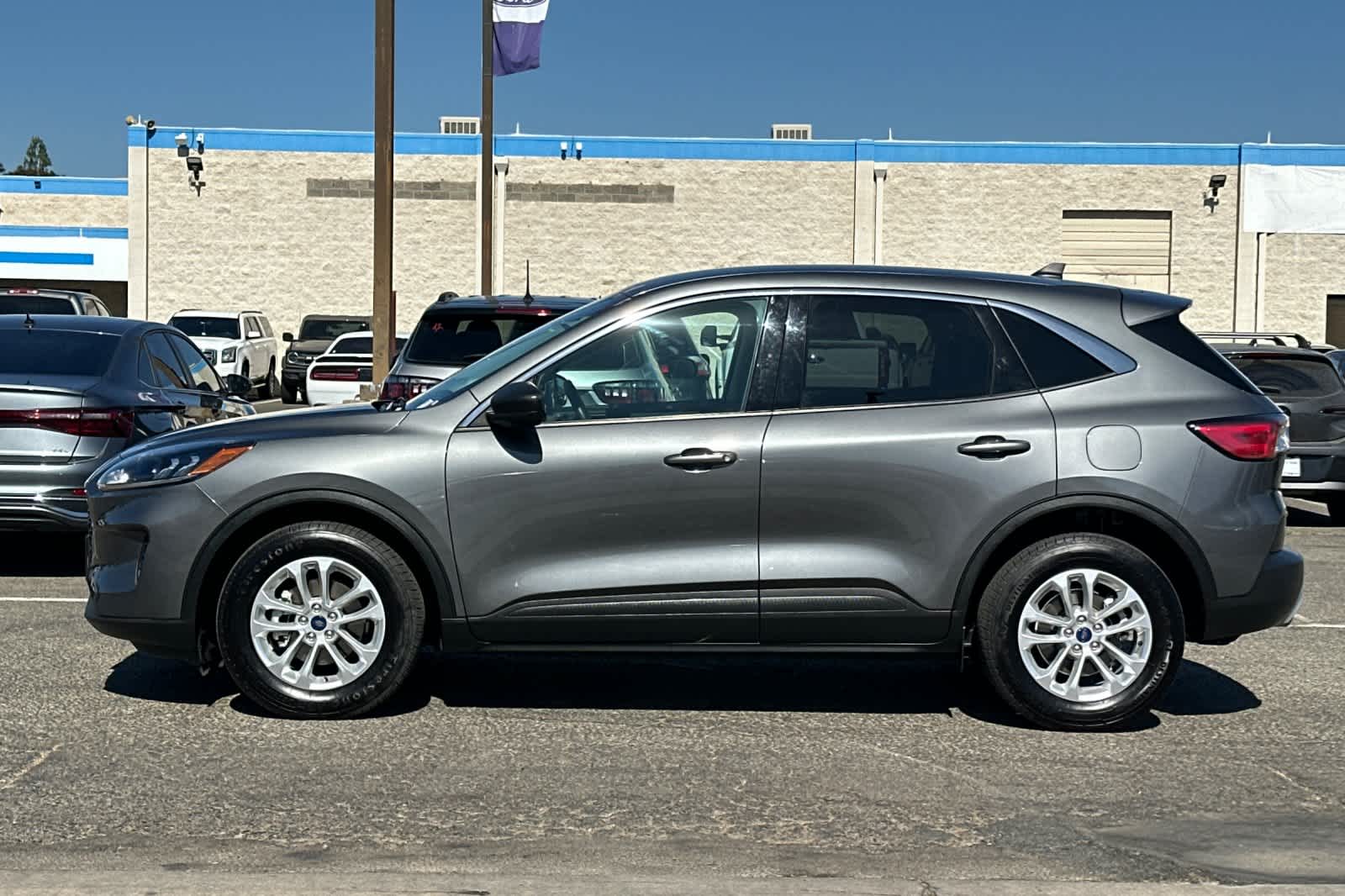 Thumbnail: 2022 Ford Escape - 6