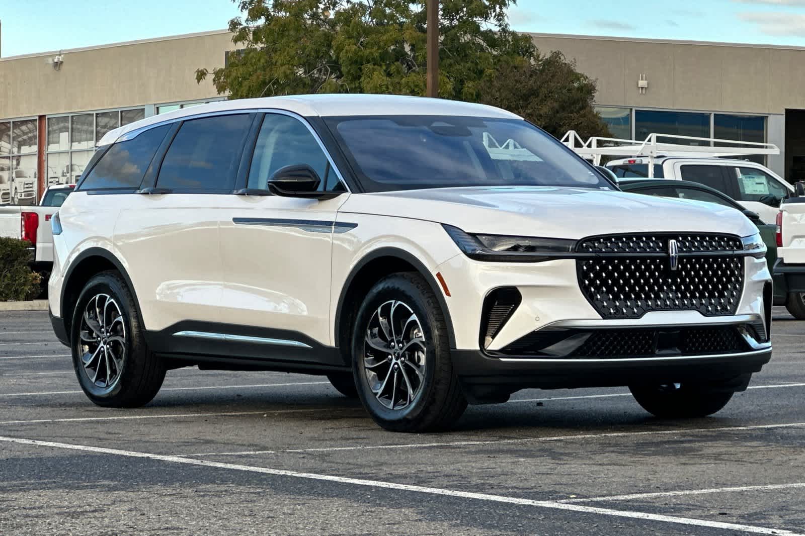 Thumbnail: 2026 Lincoln Nautilus - 10