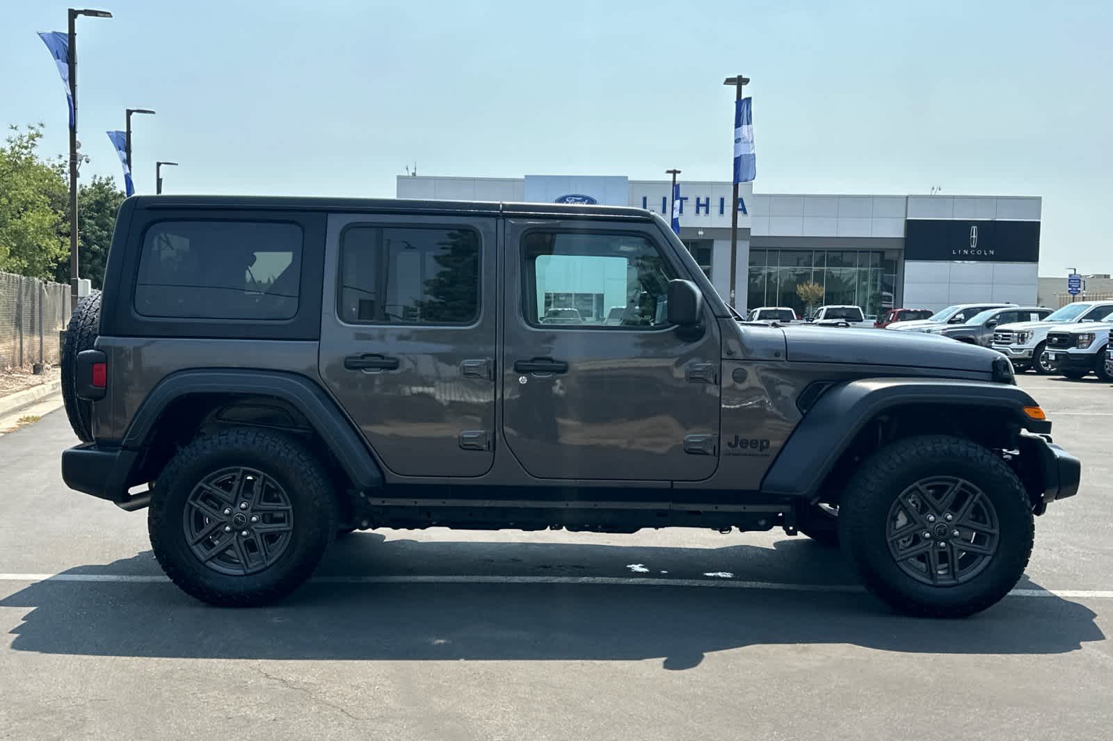Thumbnail: 2024 Jeep Wrangler - 8