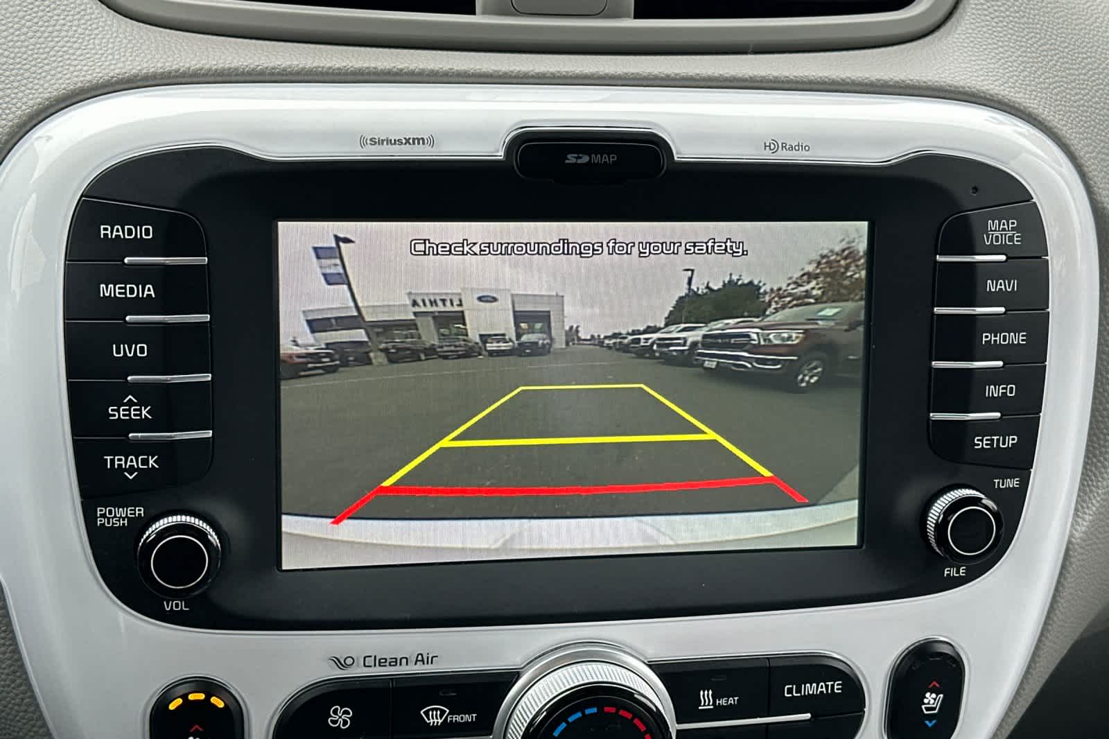 Thumbnail: 2017 Kia Soul EV - 19