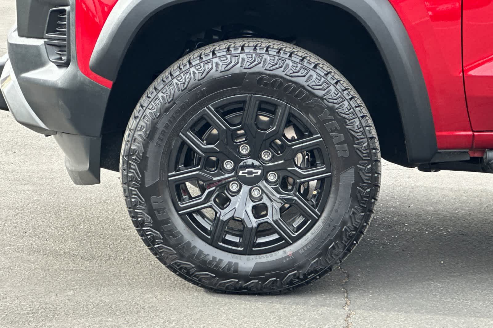 Thumbnail: 2024 Chevrolet Colorado - 25