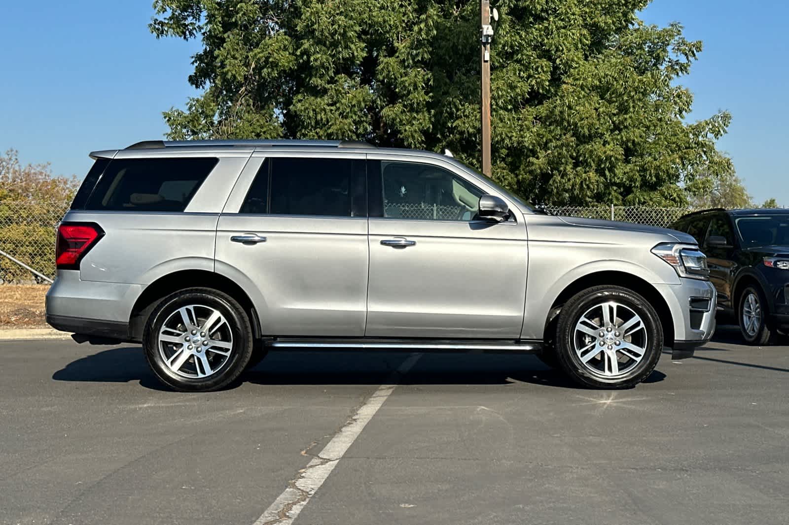 Thumbnail: 2022 Ford Expedition - 9