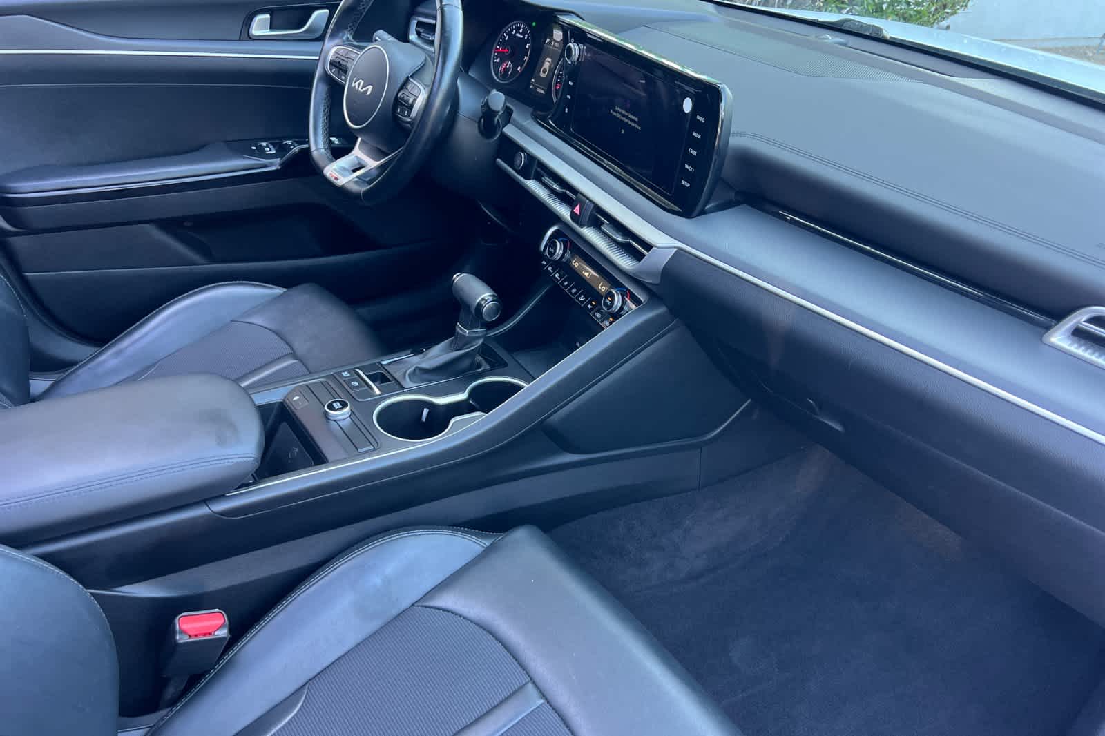Thumbnail: 2022 Kia K5 - 15