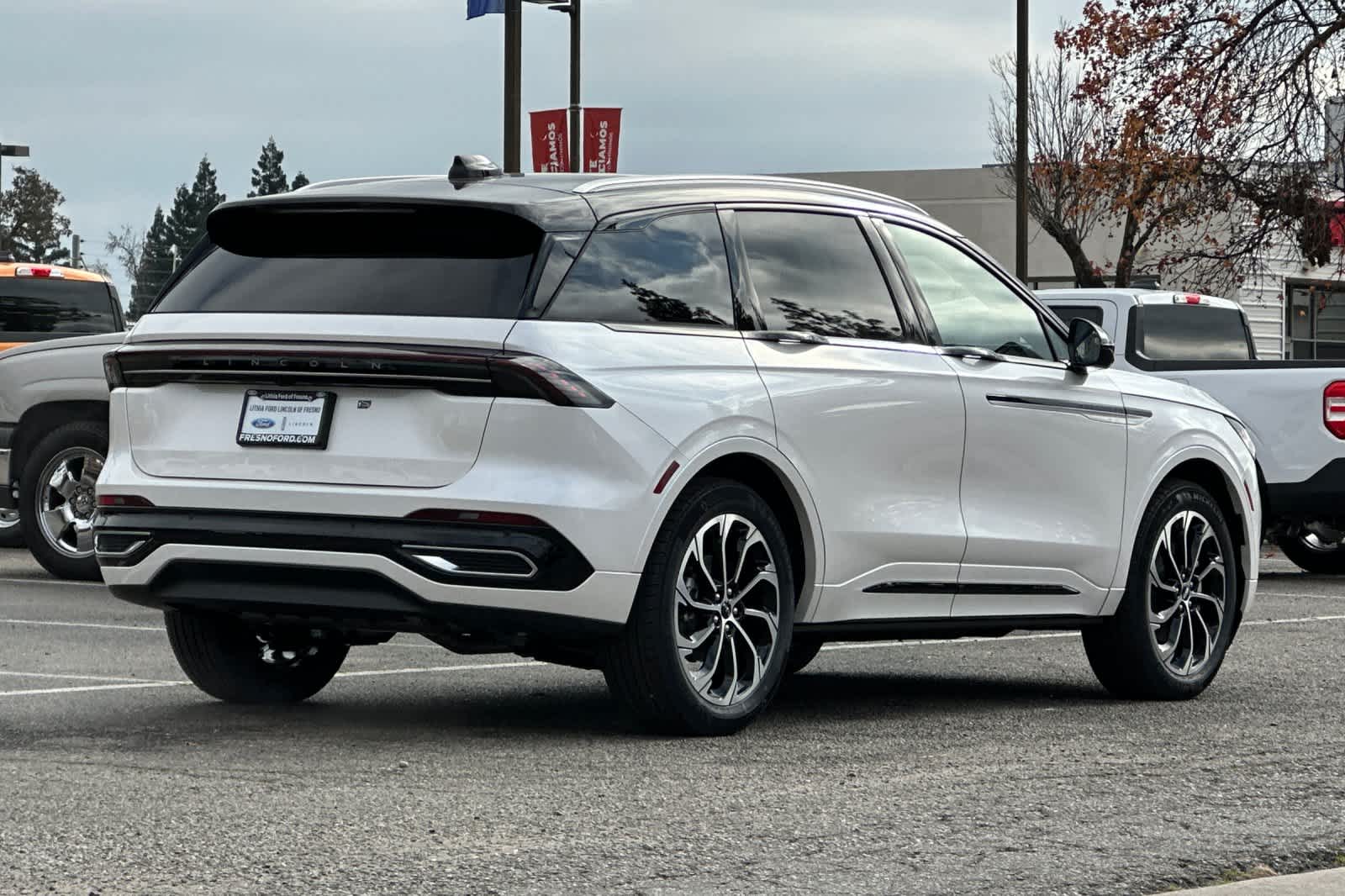 Thumbnail: 2026 Lincoln Nautilus - 2