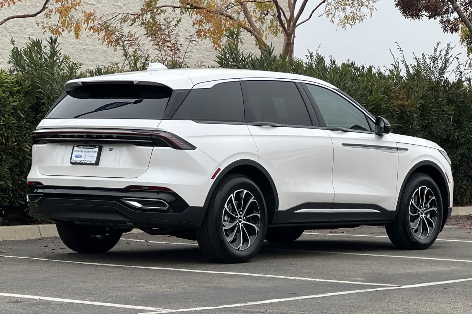 Thumbnail: 2026 Lincoln Nautilus - 2