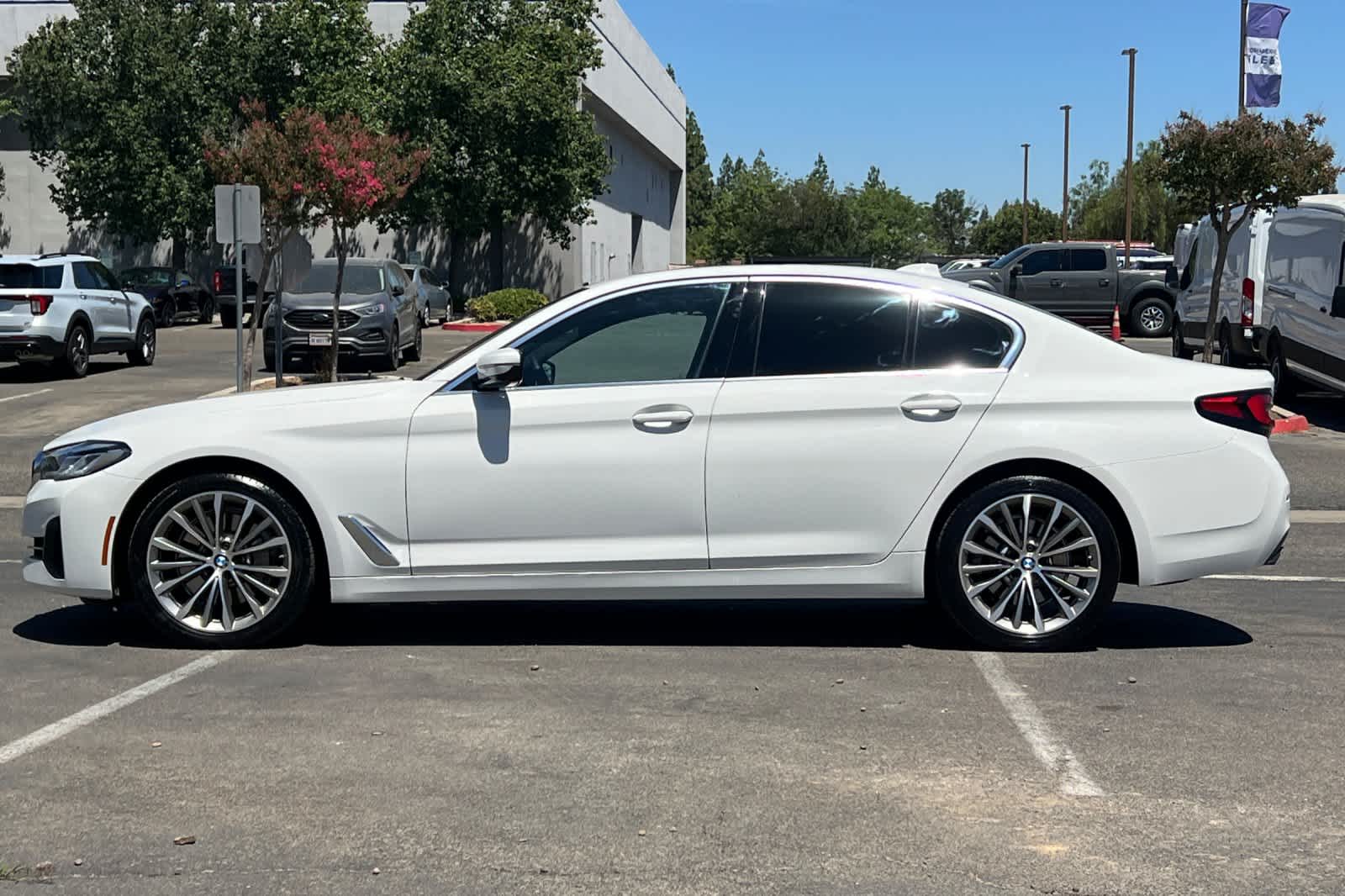 Thumbnail: 2023 BMW 5 Series - 5