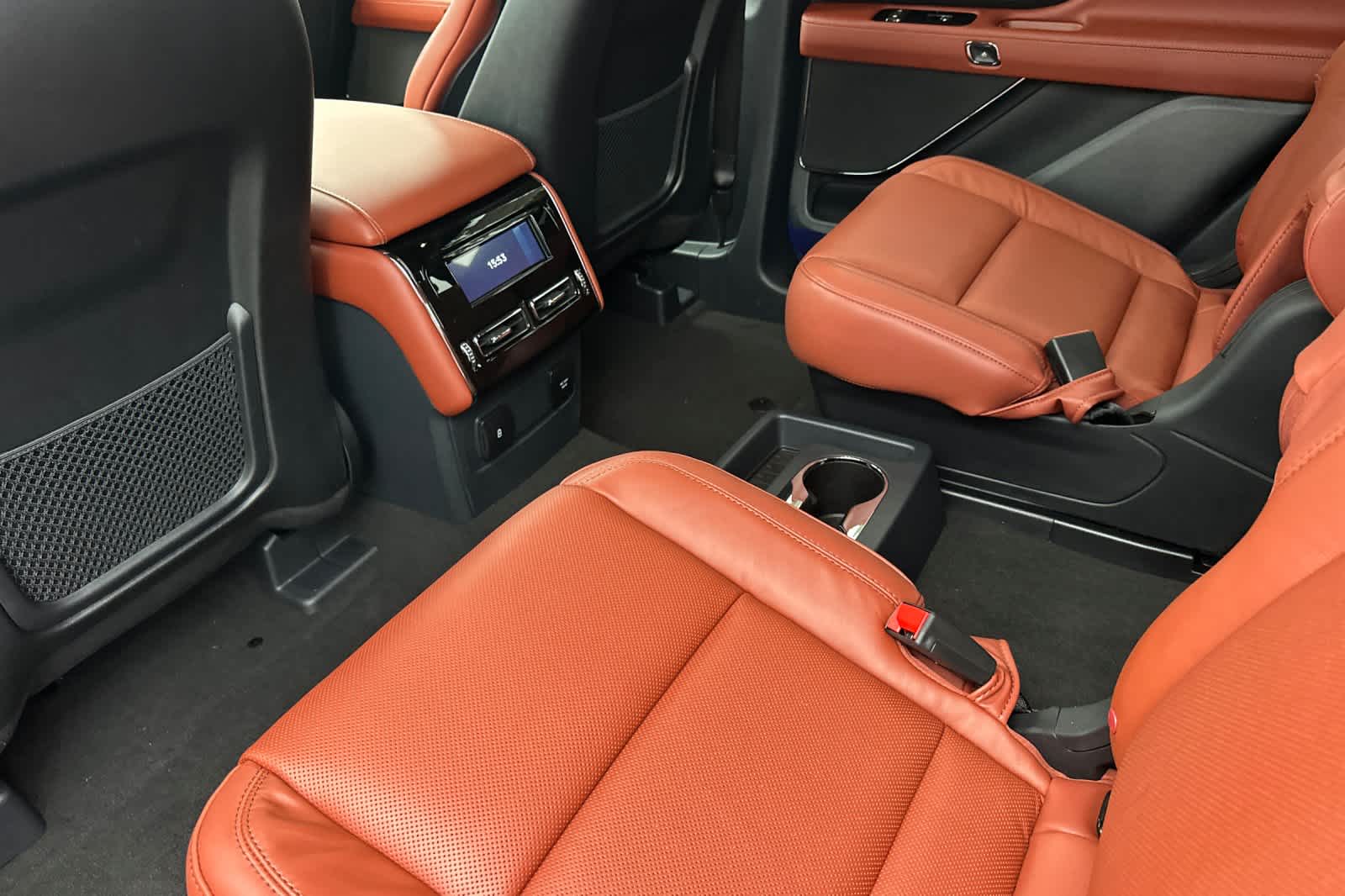 Thumbnail: 2026 Lincoln Aviator - 4