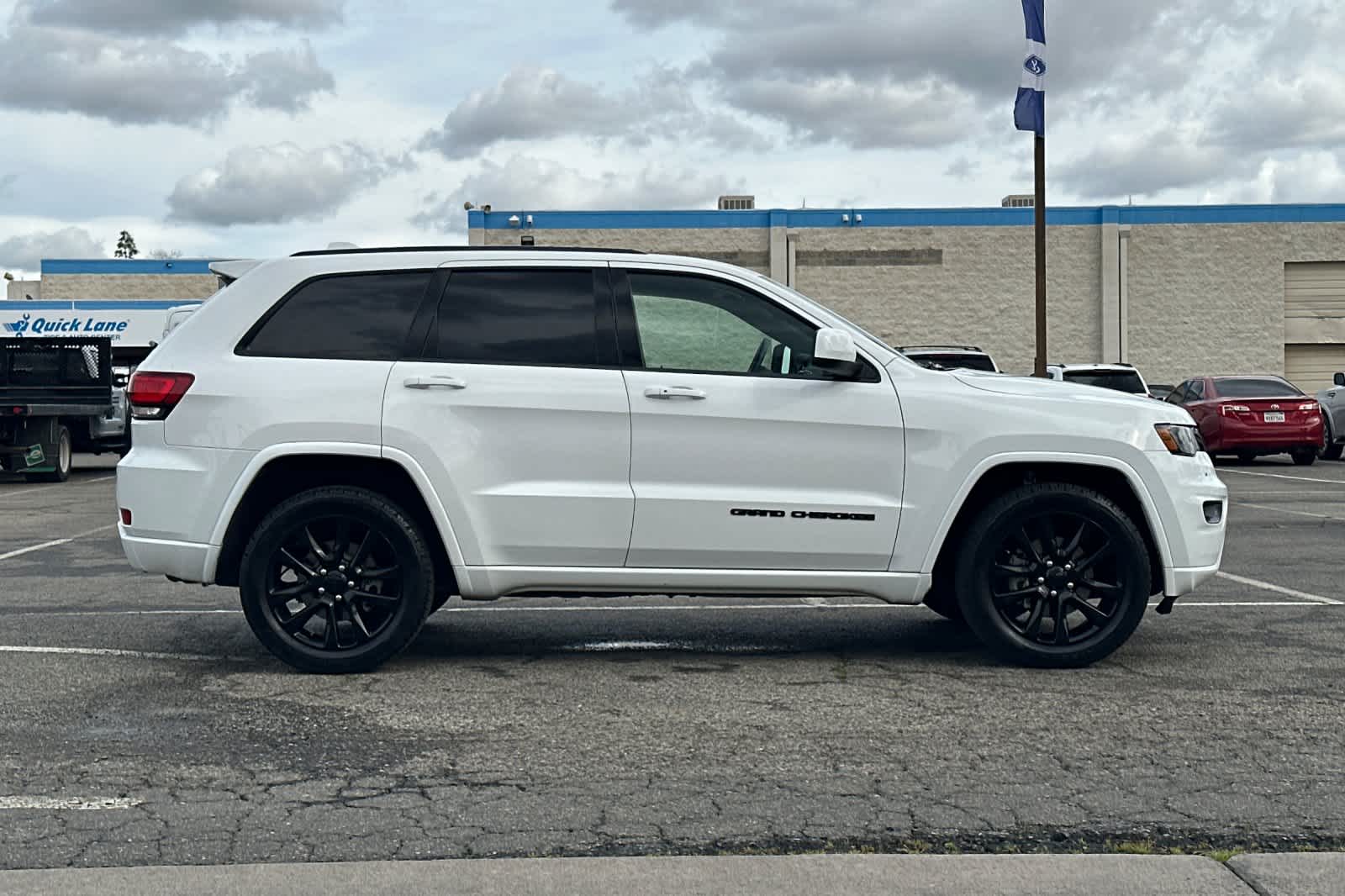 Thumbnail: 2018 Jeep Grand Cherokee - 8