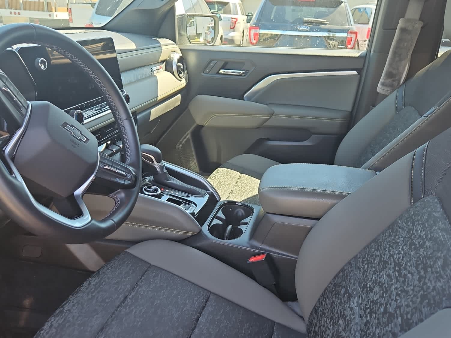 Thumbnail: 2024 Chevrolet Colorado - 14