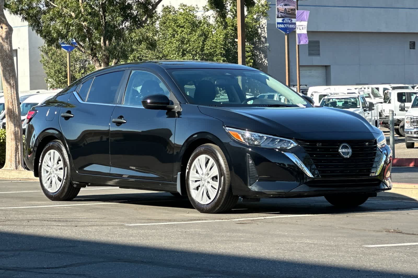 Thumbnail: 2025 Nissan Sentra - 8