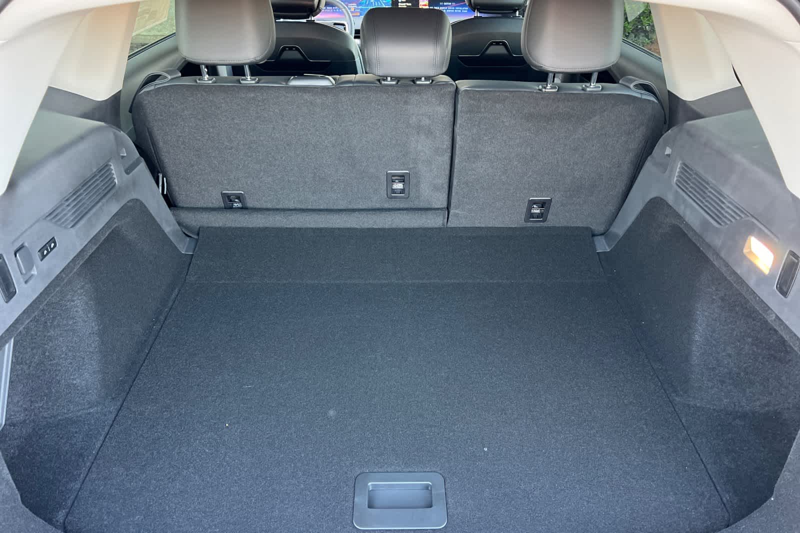 Thumbnail: 2026 Lincoln Nautilus - 16