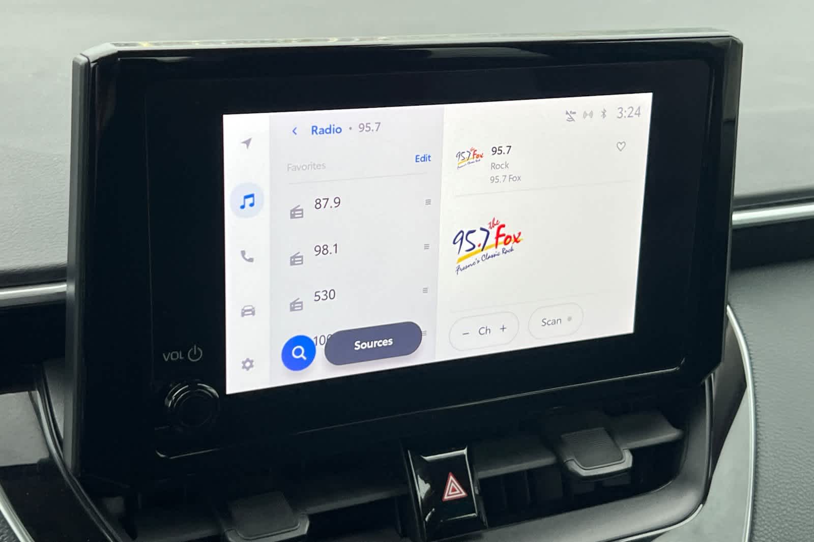 Thumbnail: 2023 Toyota Corolla - 18