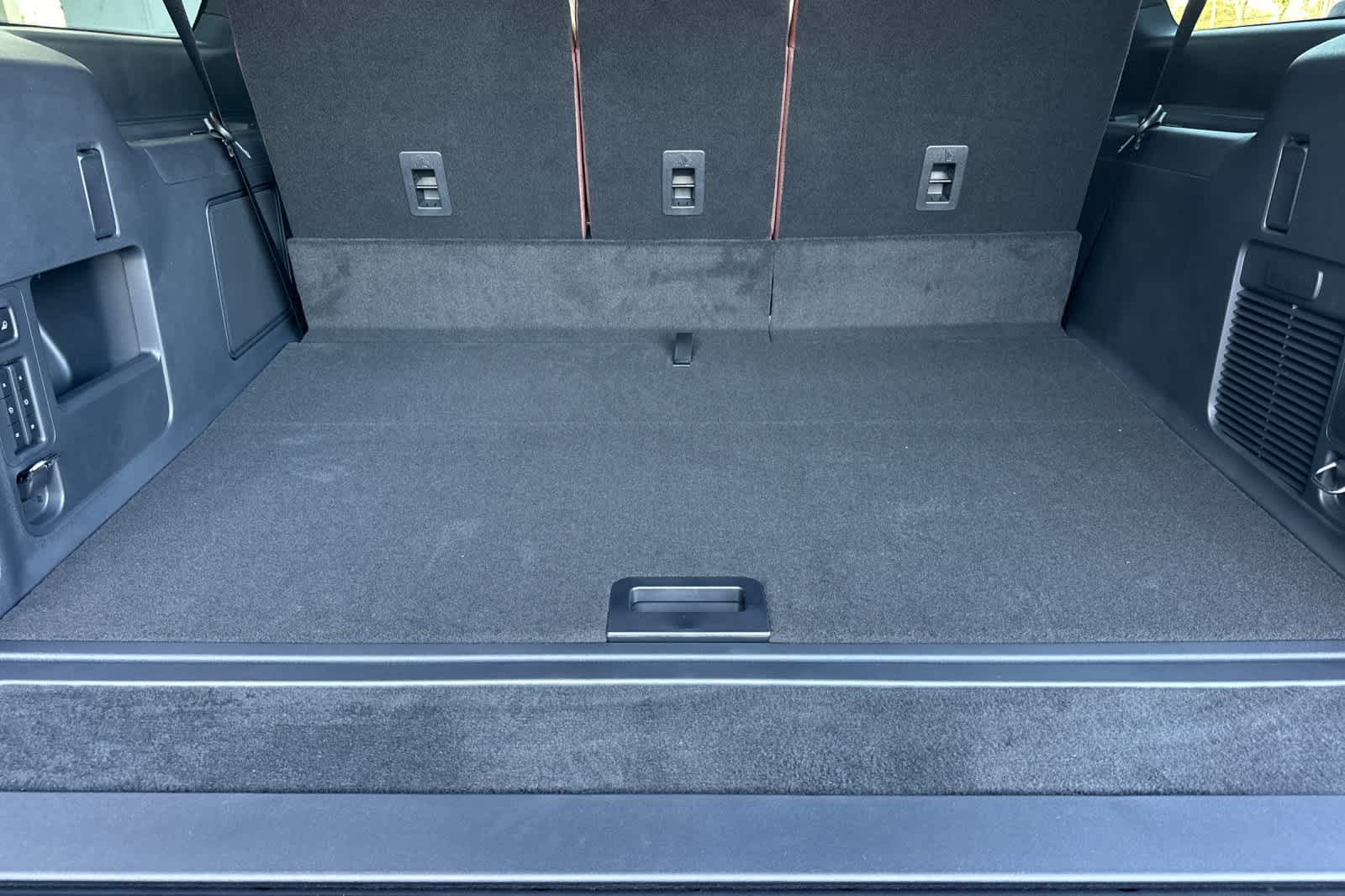 Thumbnail: 2026 Lincoln Navigator L - 17