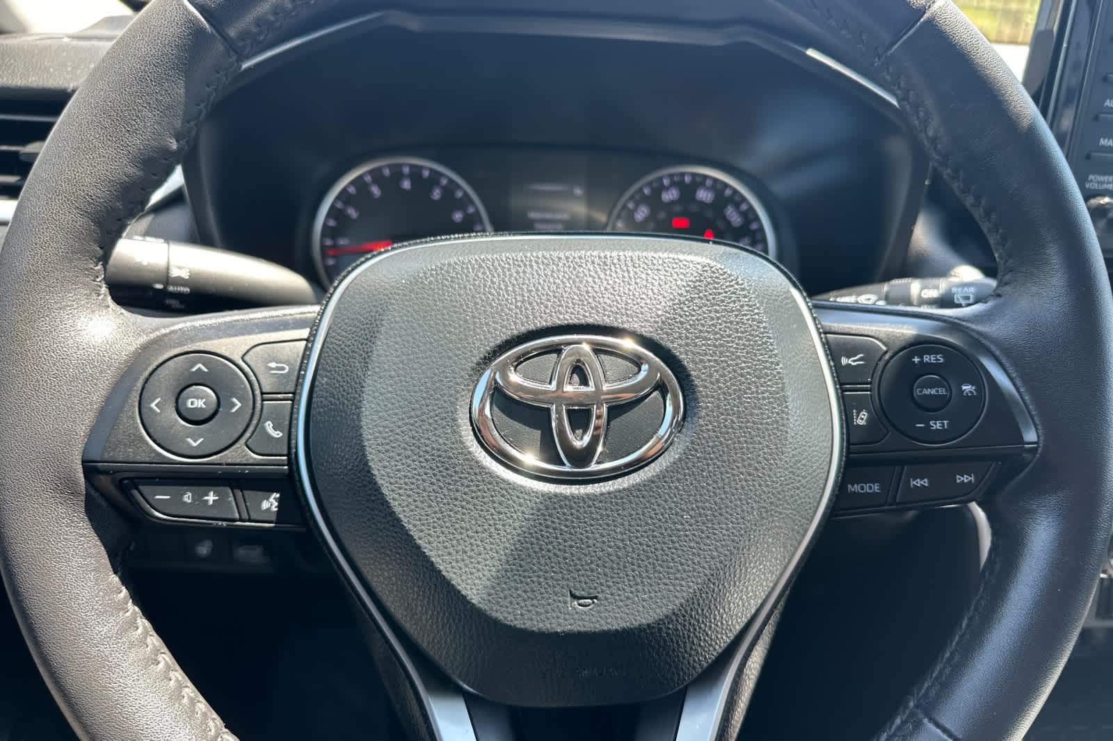 Thumbnail: 2022 Toyota RAV4 - 24