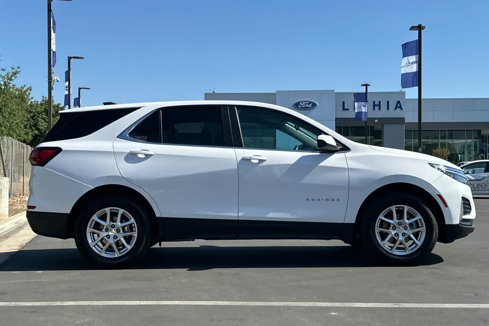Thumbnail: 2022 Chevrolet Equinox - 9