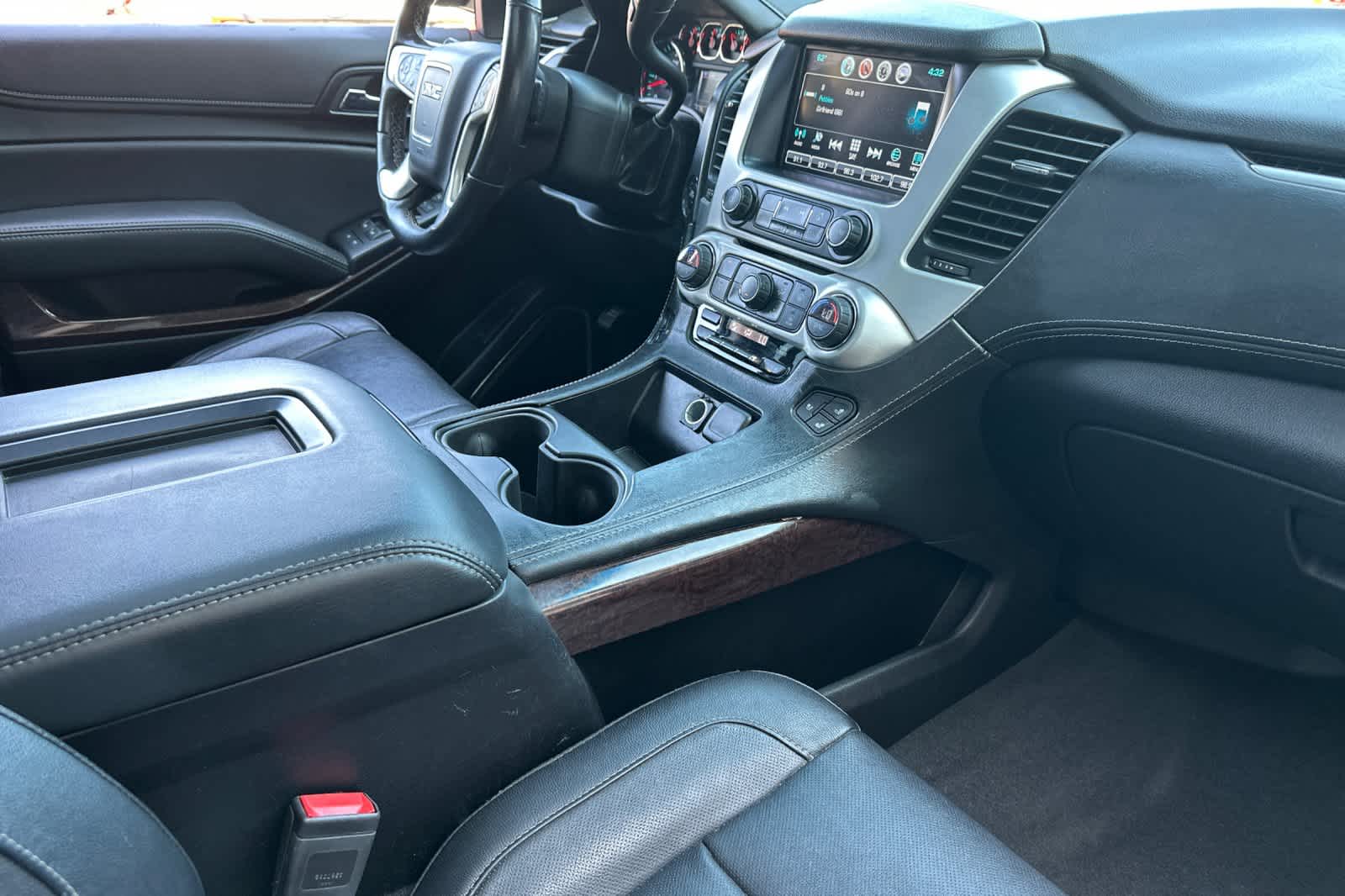 Thumbnail: 2019 GMC Yukon - 17
