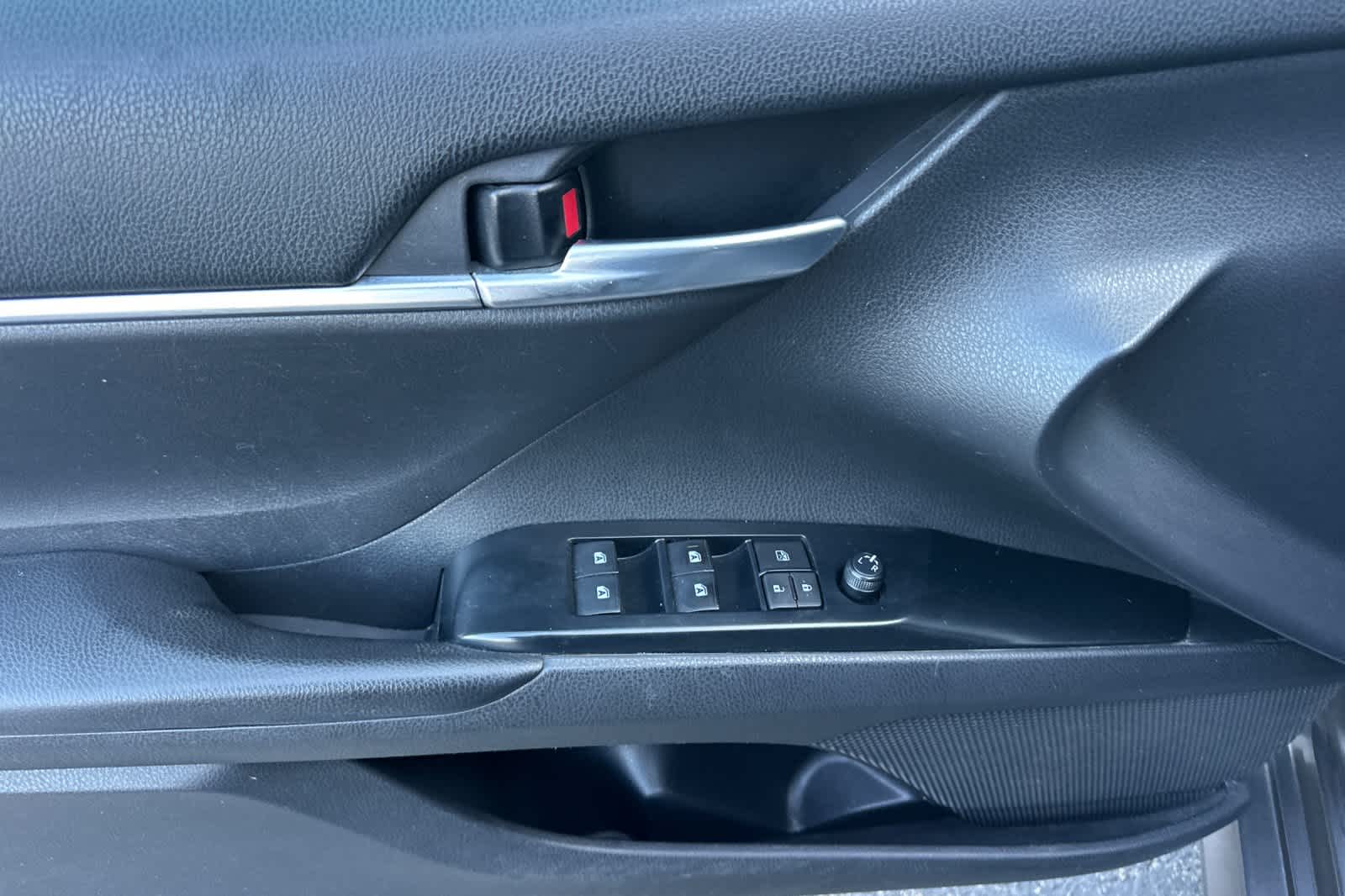 Thumbnail: 2019 Toyota Camry - 12