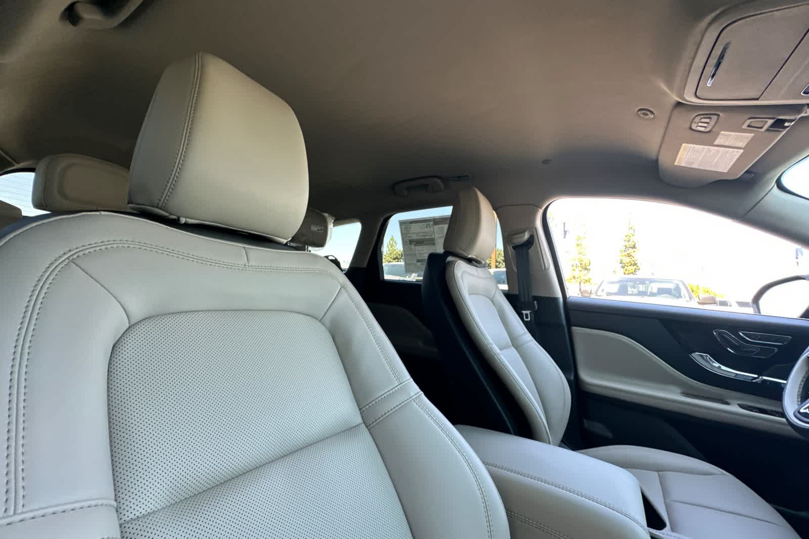 Thumbnail: 2025 Lincoln Corsair - 18