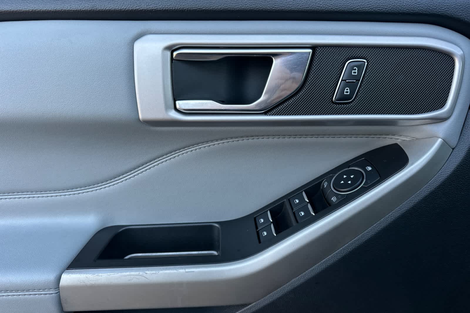 Thumbnail: 2022 Ford Explorer - 13