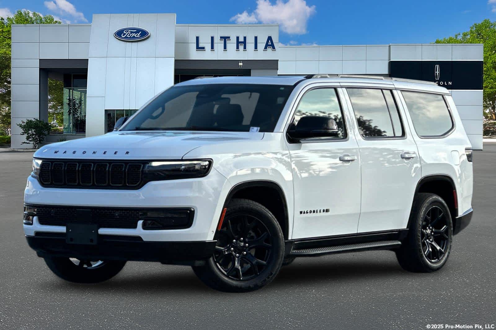 2023 Jeep Wagoneer Series II's photo