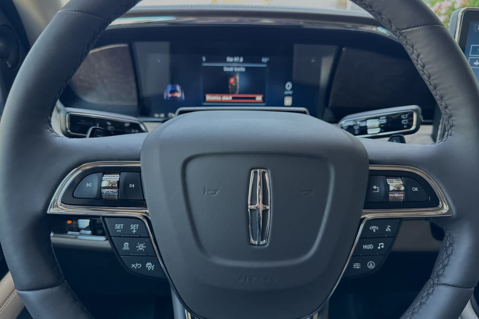 Thumbnail: 2024 Lincoln Navigator - 26