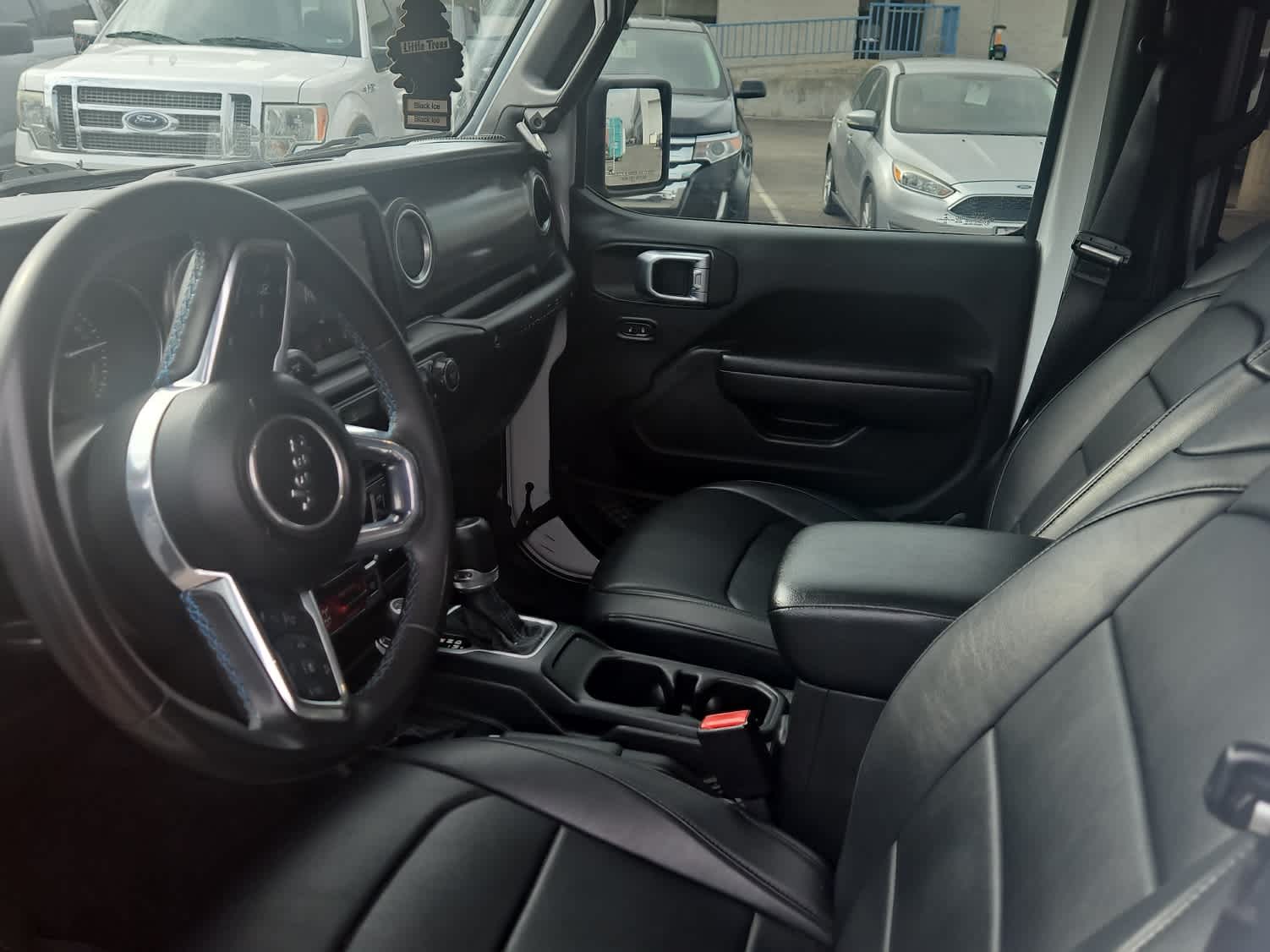 Thumbnail: 2023 Jeep Wrangler - 14