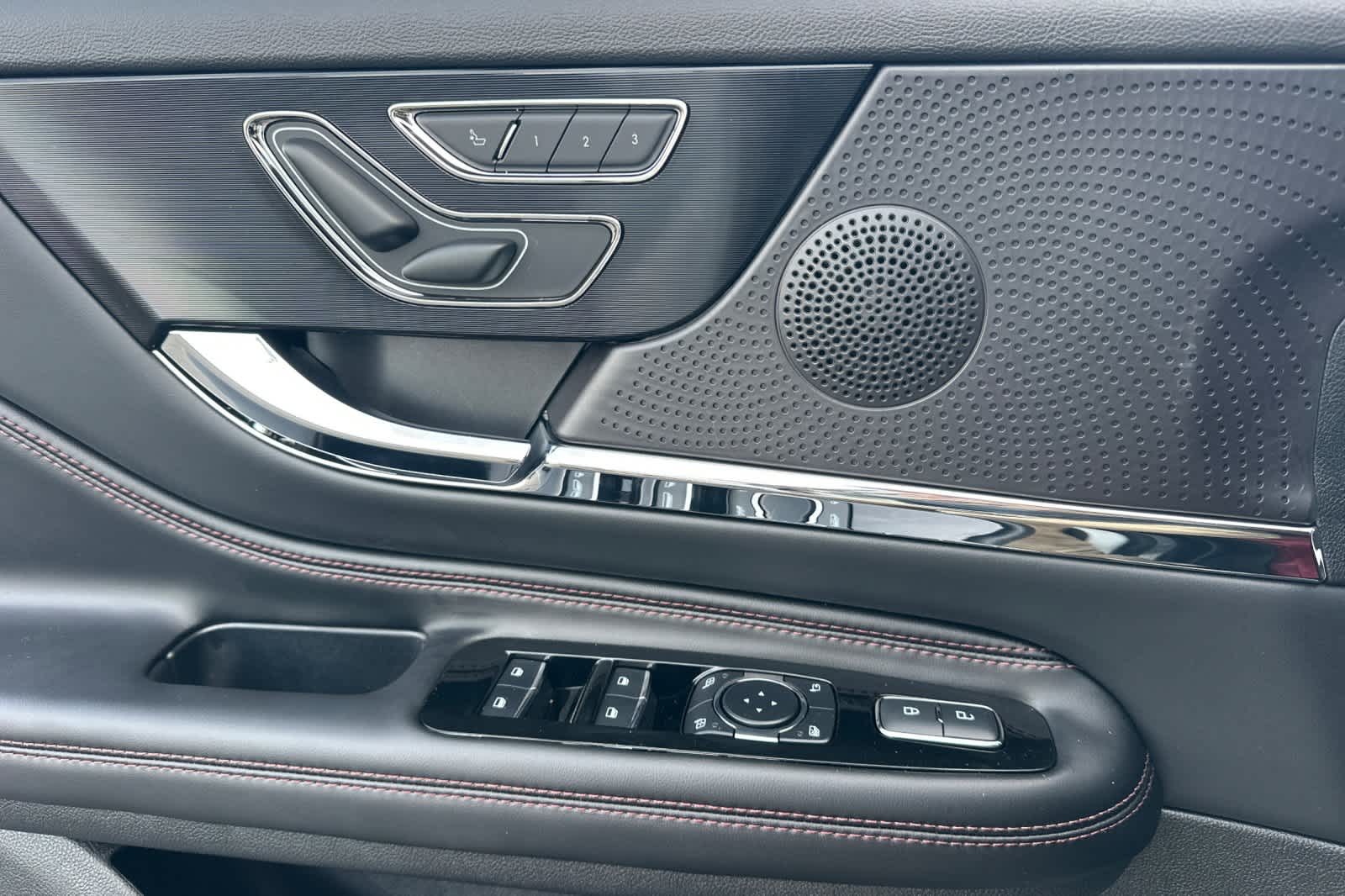 Thumbnail: 2026 Lincoln Corsair - 13