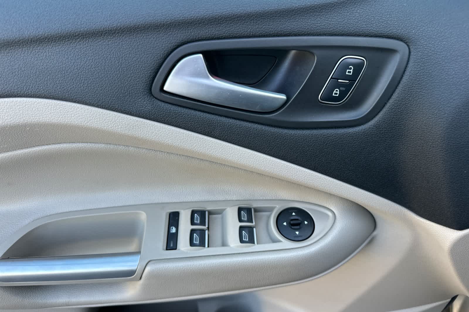 Thumbnail: 2017 Ford C-Max - 12