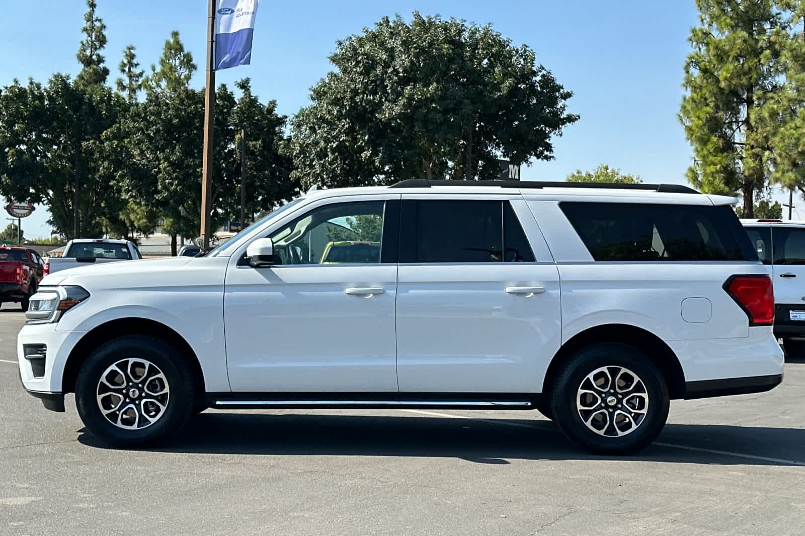 Thumbnail: 2023 Ford Expedition MAX - 5