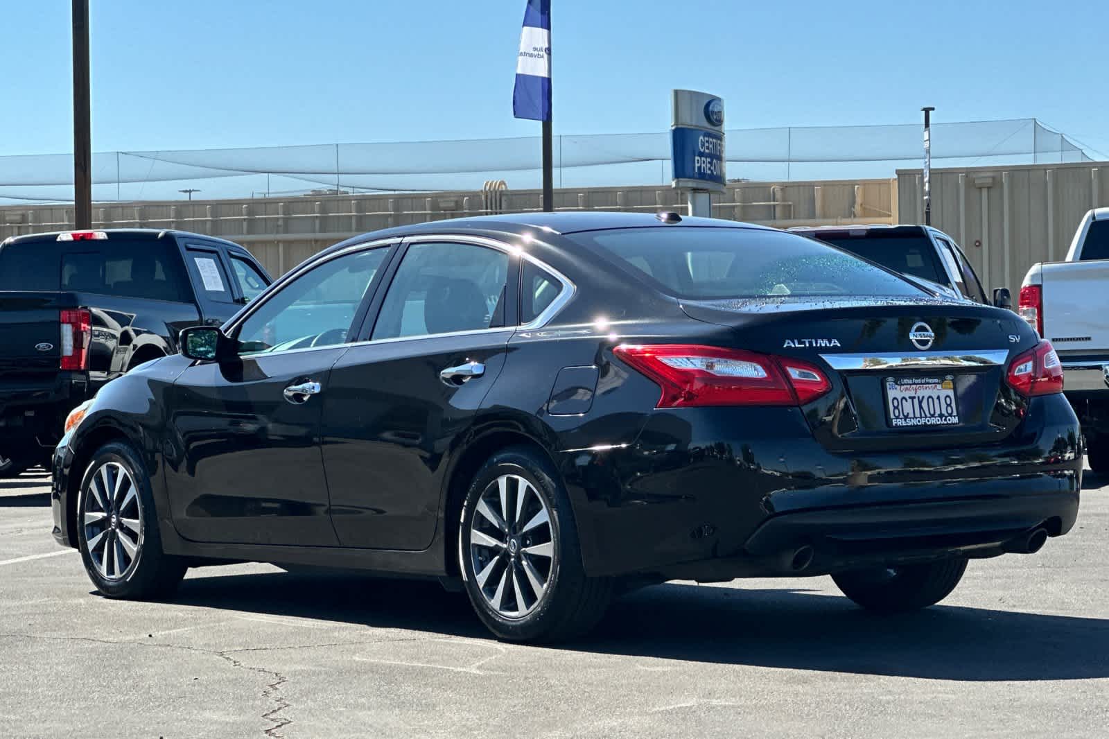 Thumbnail: 2017 Nissan Altima - 6