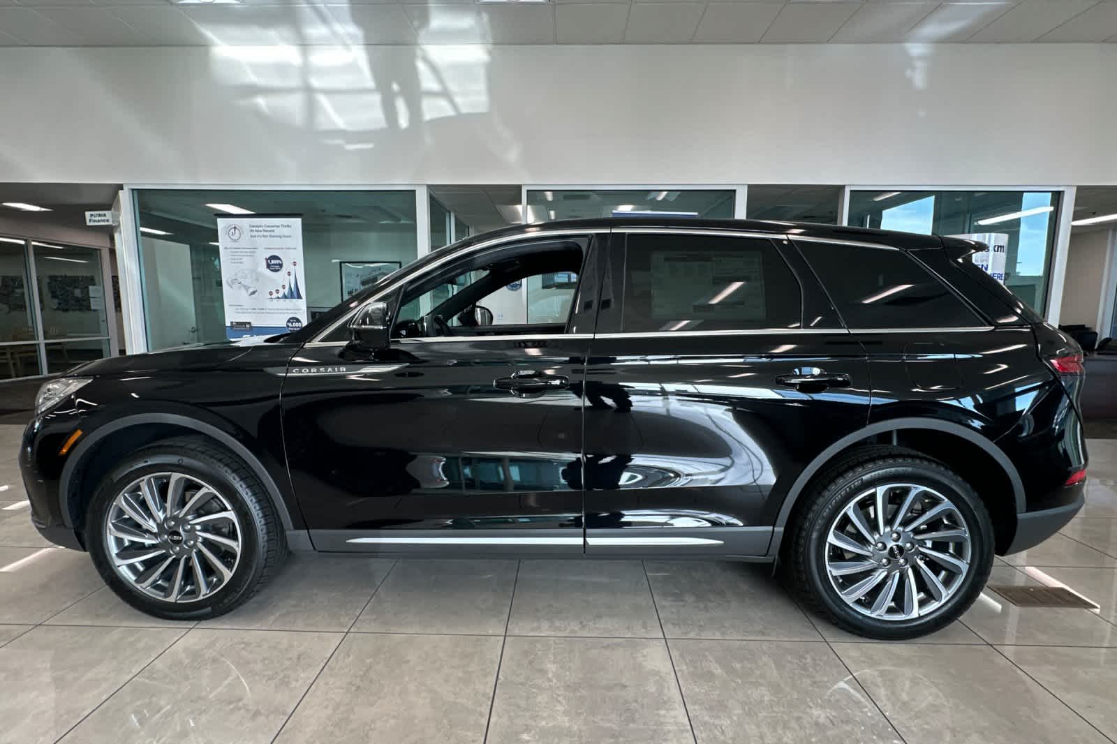 Thumbnail: 2025 Lincoln Corsair - 5