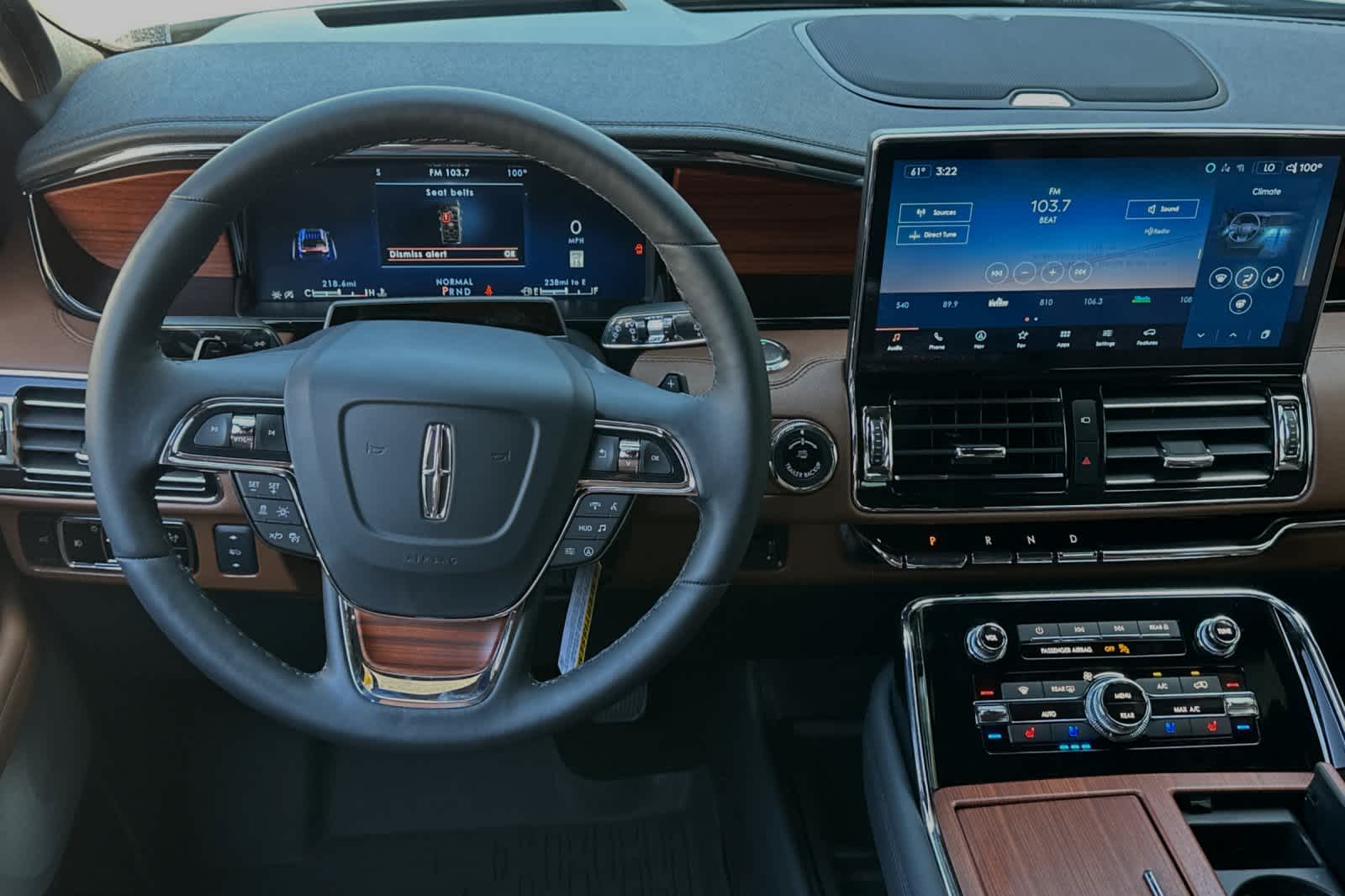 Thumbnail: 2024 Lincoln Navigator L - 15