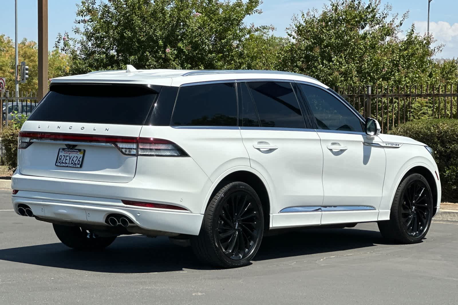 Thumbnail: 2022 Lincoln Aviator - 2