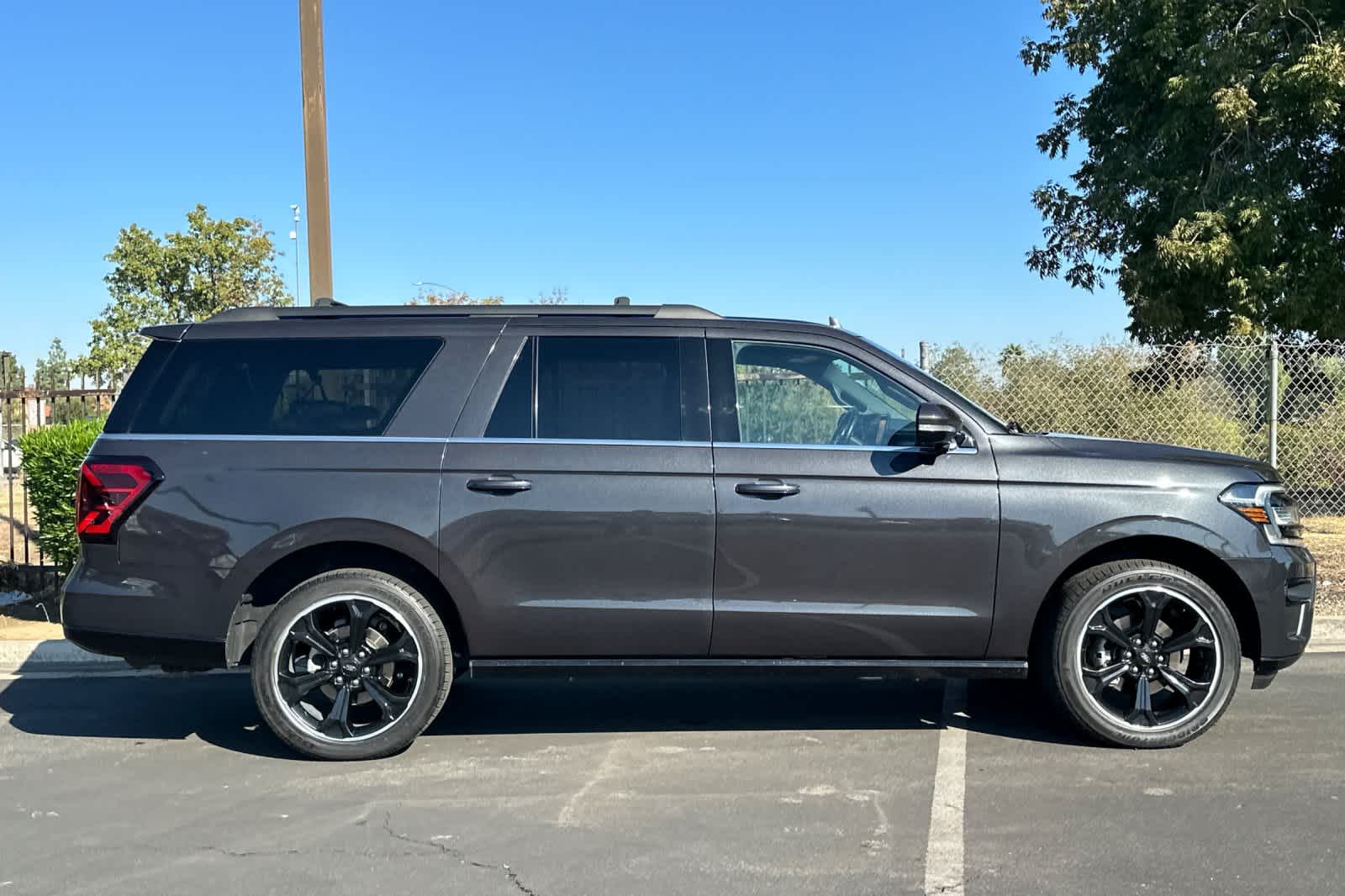 Thumbnail: 2022 Ford Expedition MAX - 9
