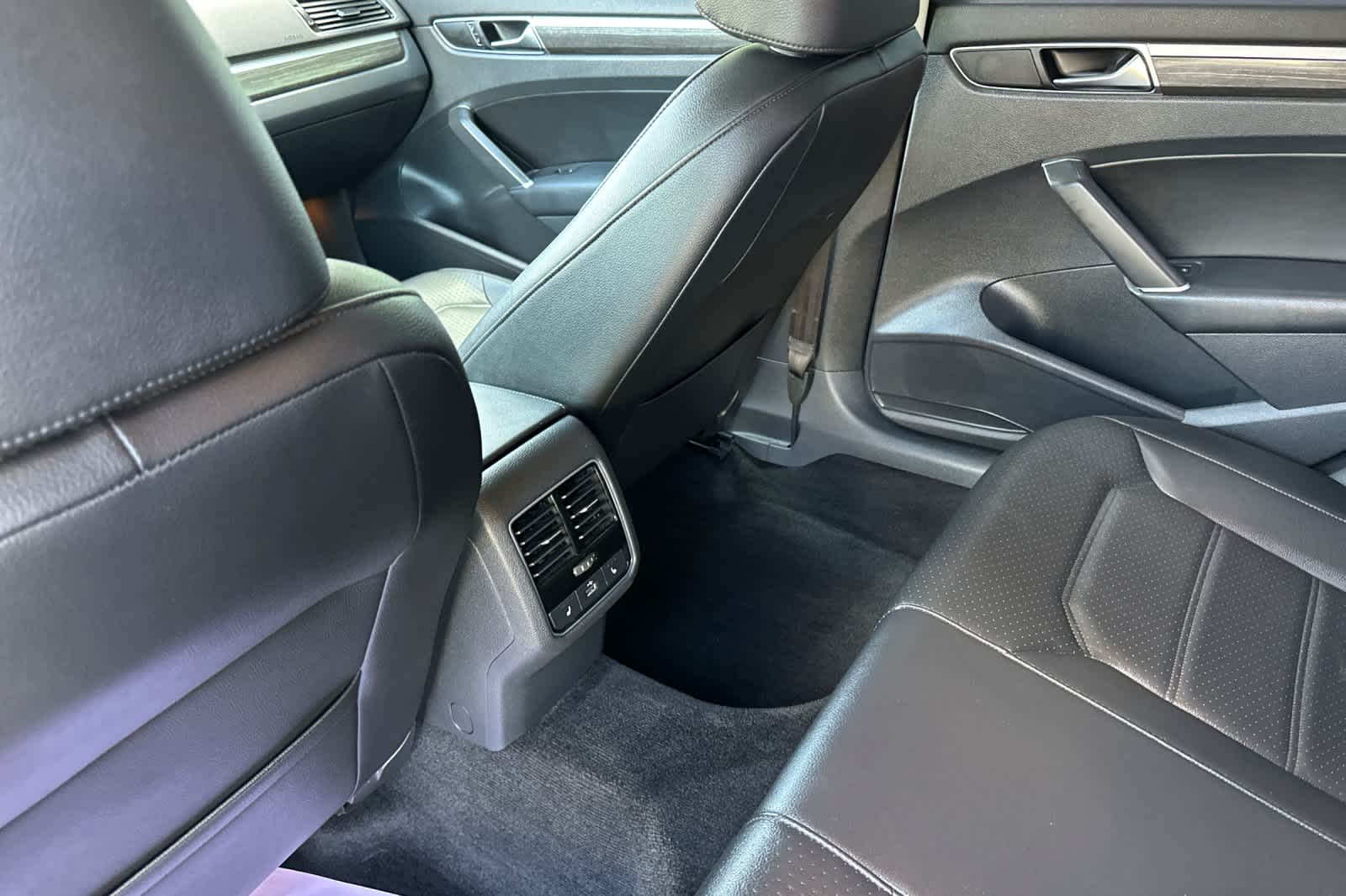 Thumbnail: 2018 Volkswagen Passat - 4