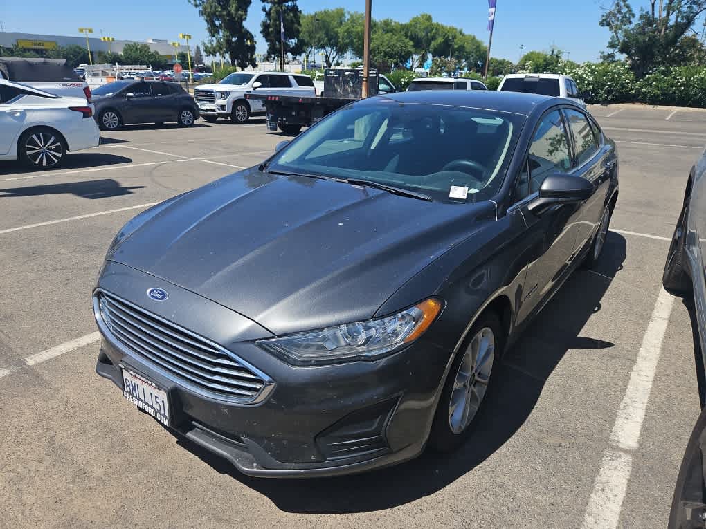 2019 Ford Fusion SE's photo