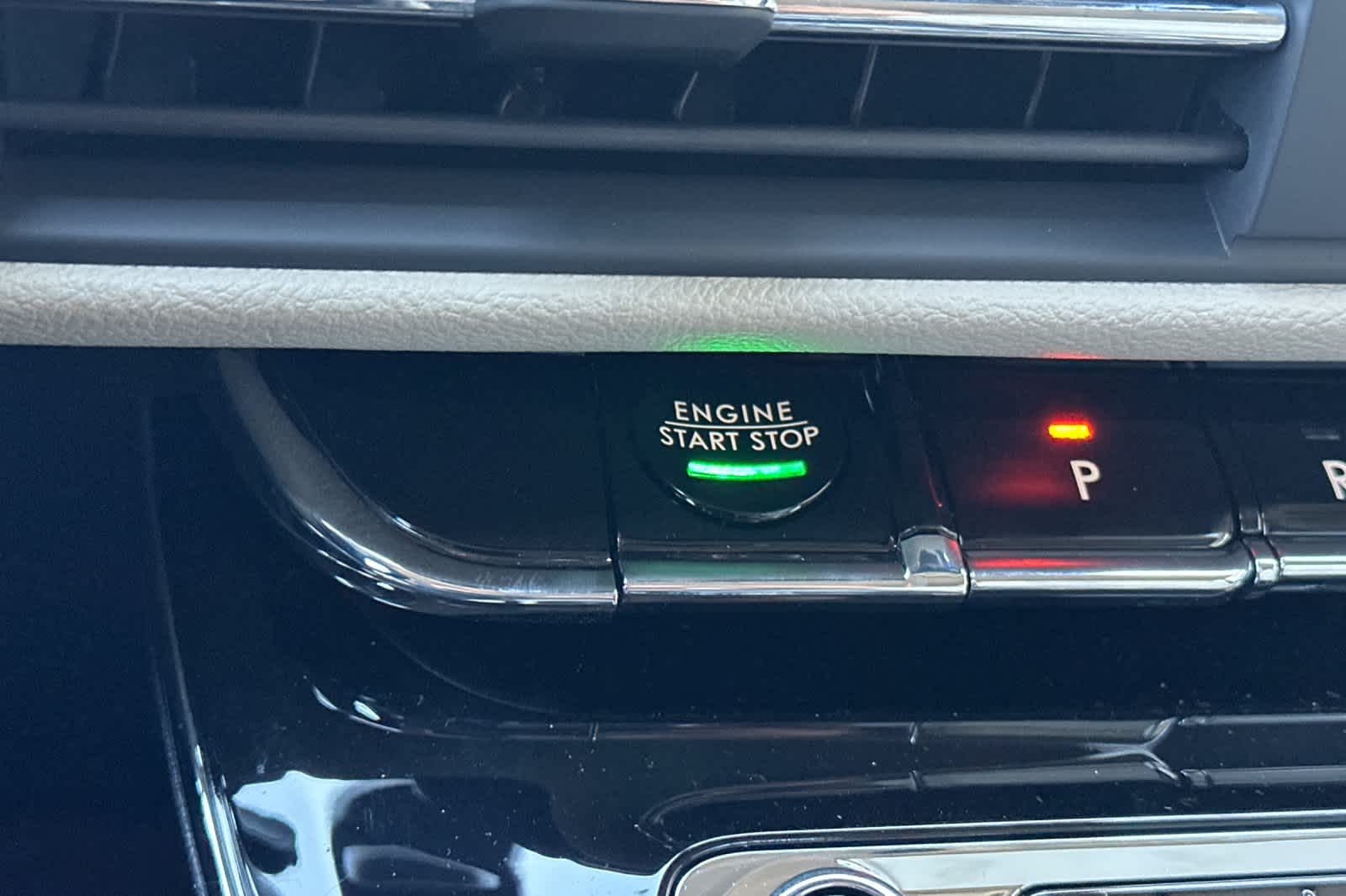 Thumbnail: 2025 Lincoln Corsair - 24