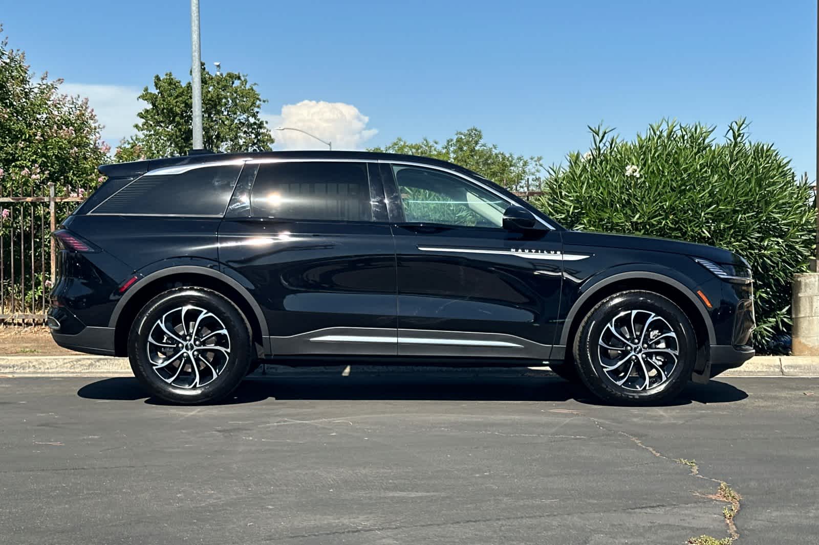 Thumbnail: 2026 Lincoln Nautilus - 7