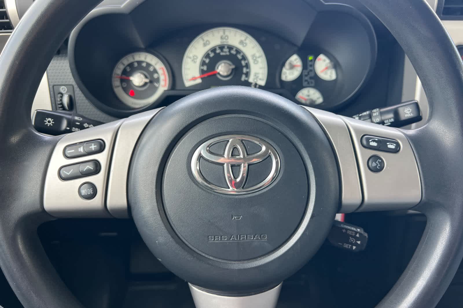 Thumbnail: 2013 Toyota FJ Cruiser - 22