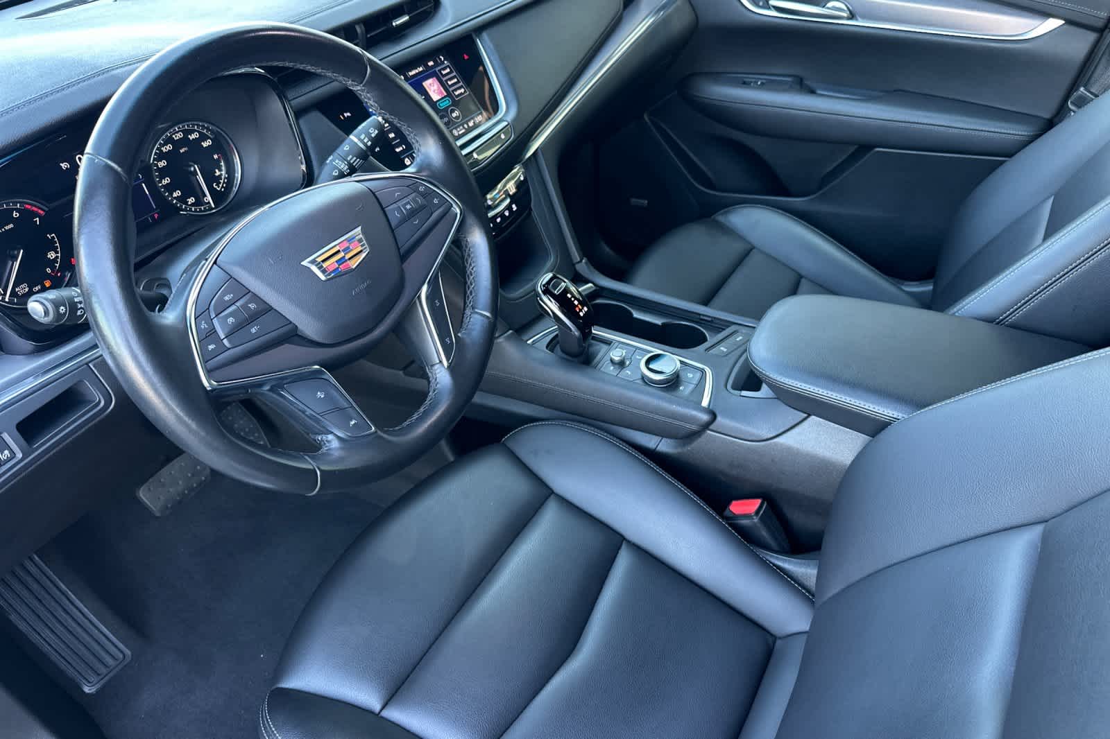 Thumbnail: 2021 Cadillac XT5 - 11