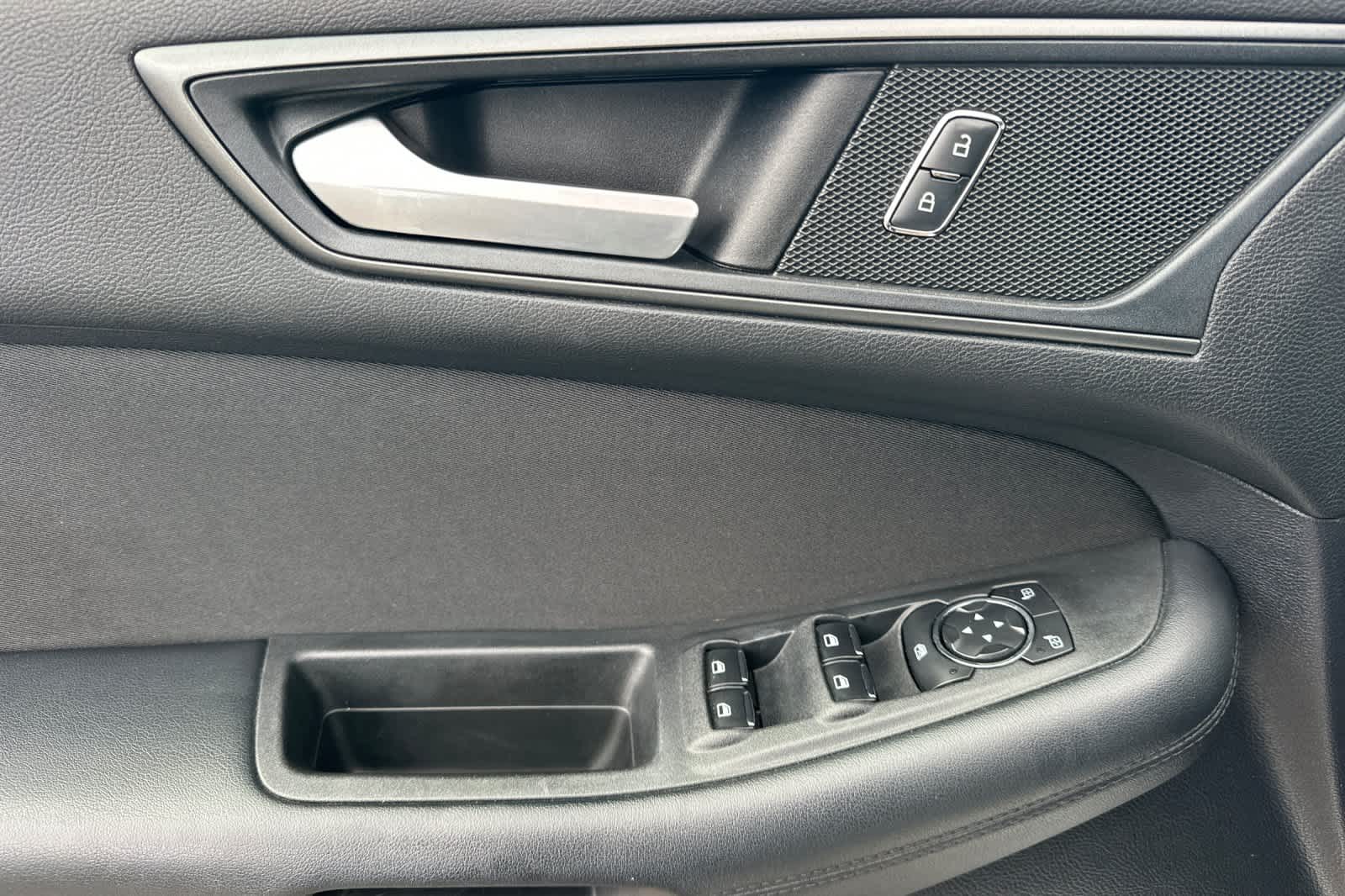 Thumbnail: 2019 Ford Edge - 13