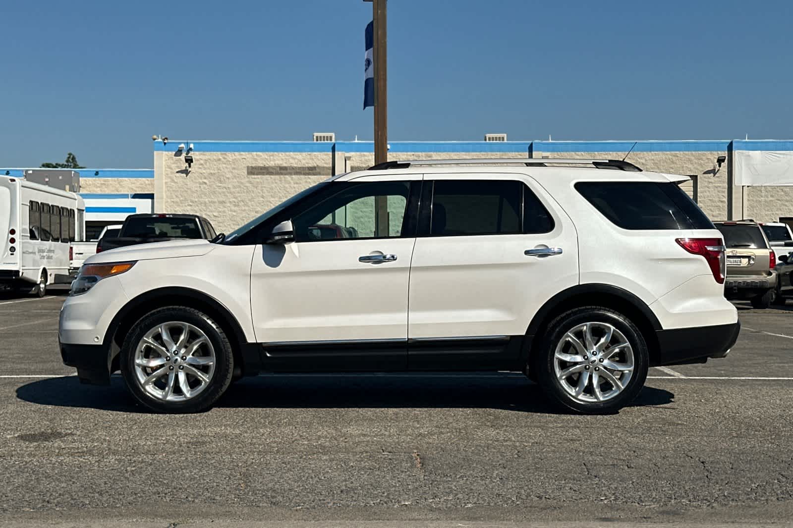 Thumbnail: 2014 Ford Explorer - 5