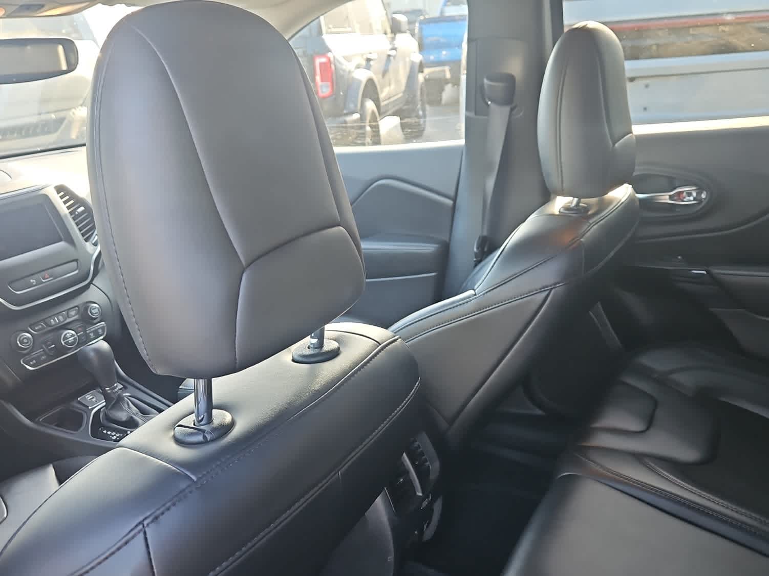 Thumbnail: 2020 Jeep Cherokee - 11