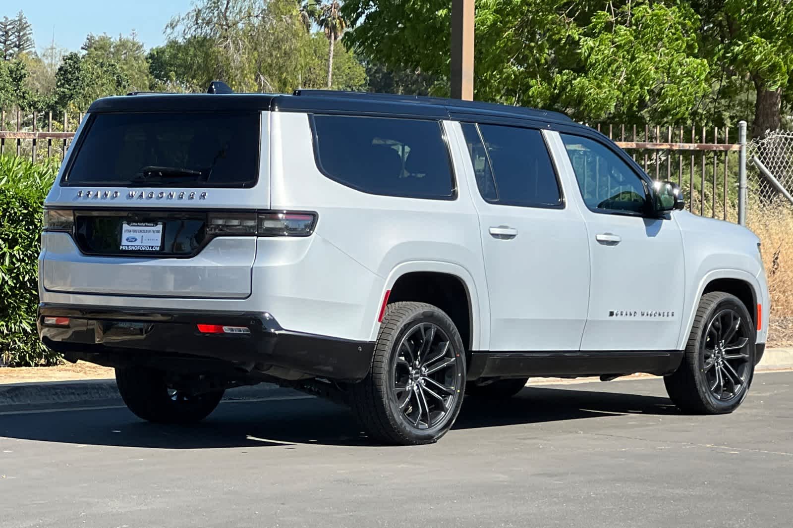 Thumbnail: 2024 Jeep Grand Wagoneer L - 2