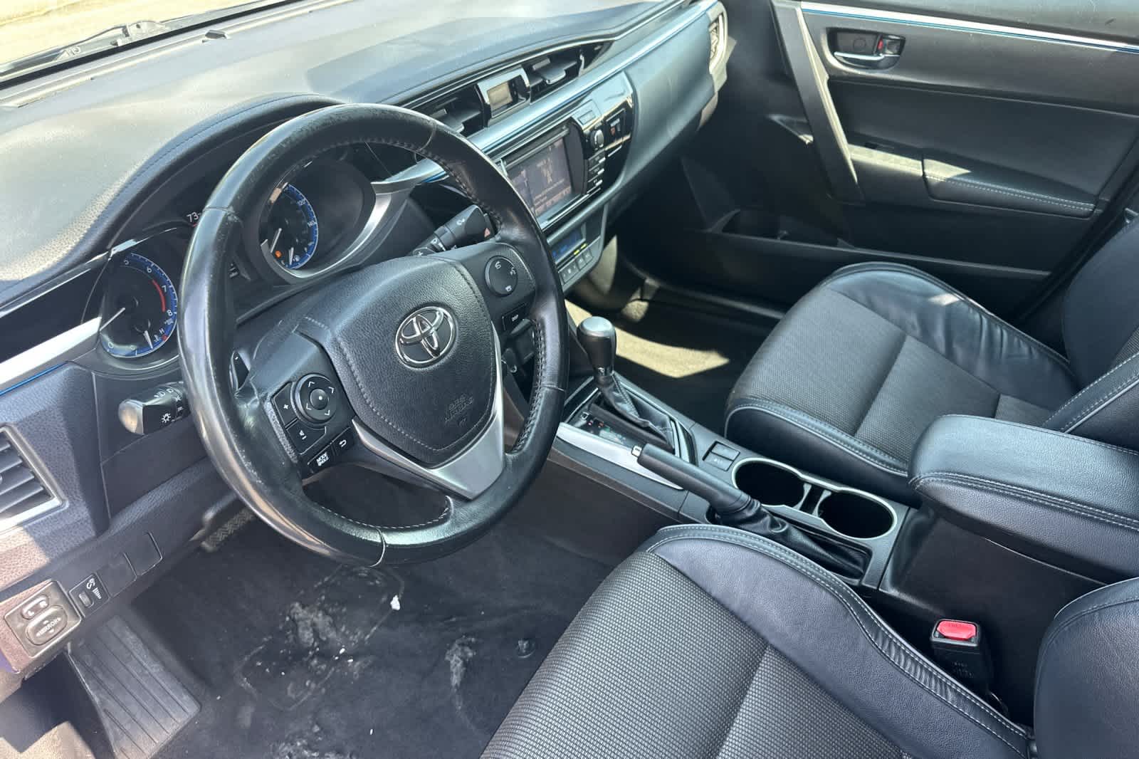 Thumbnail: 2015 Toyota Corolla - 11