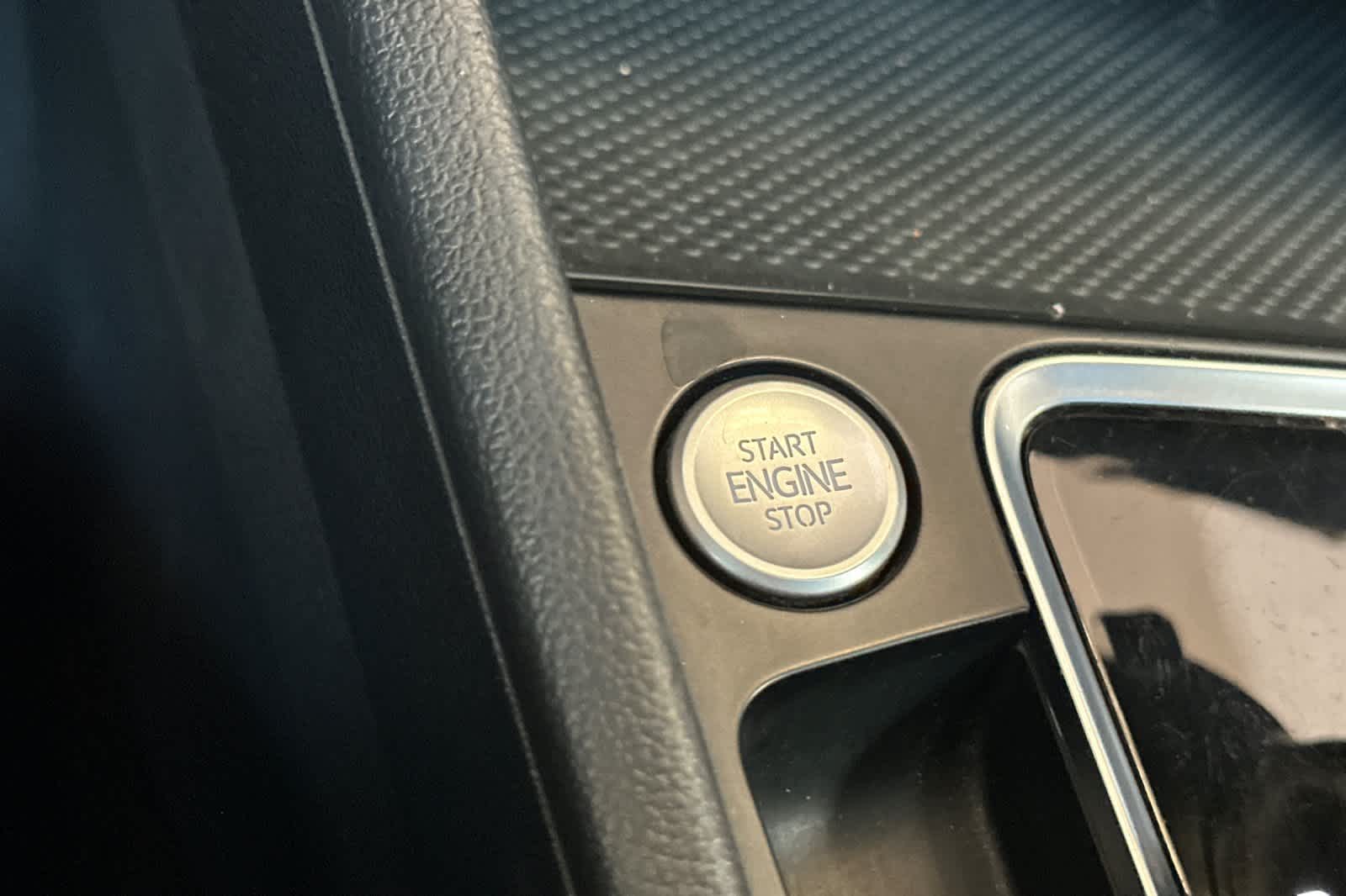 2020 Volkswagen Jetta SE 22